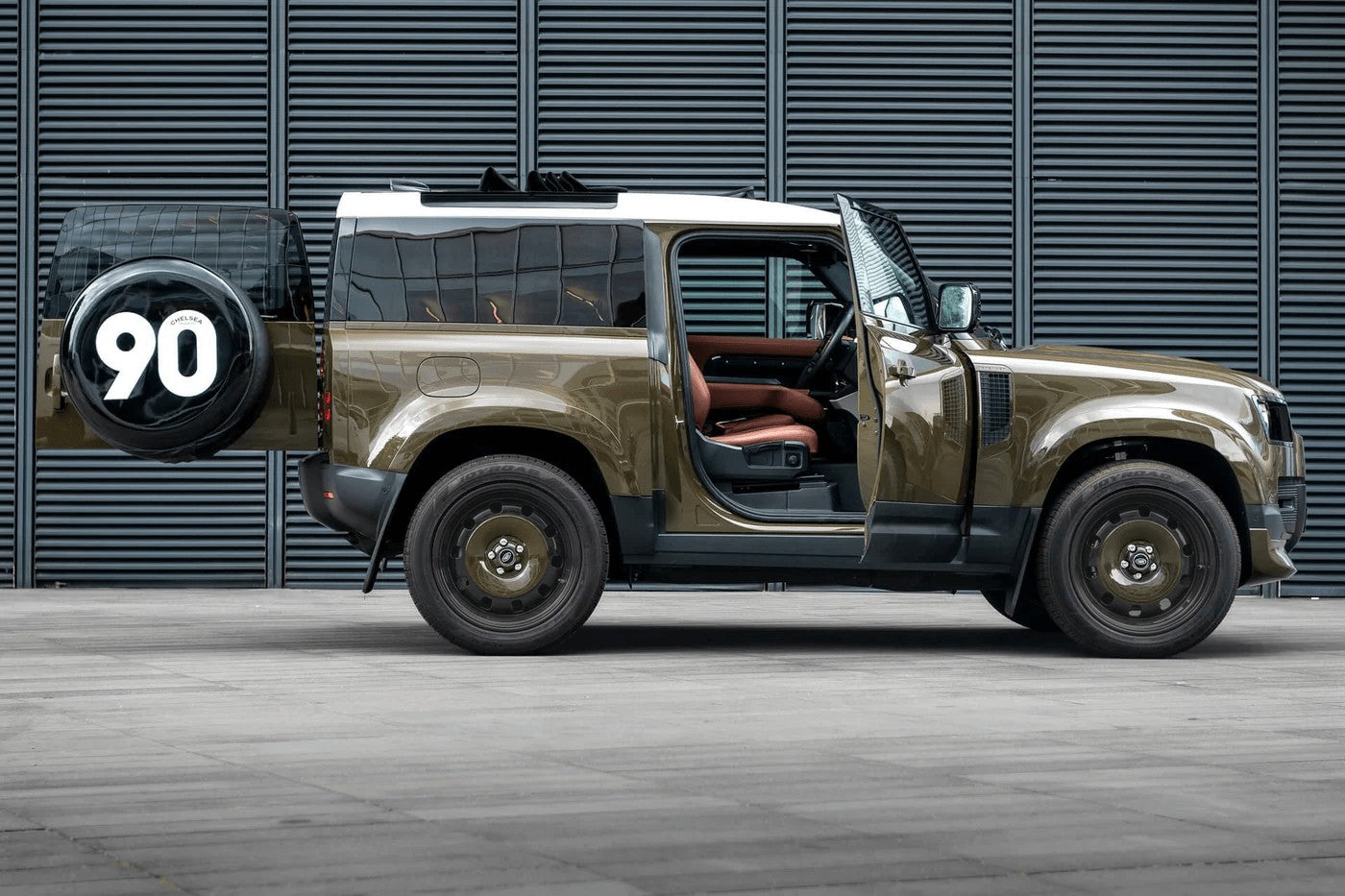 Land Rover Defender 90 P300