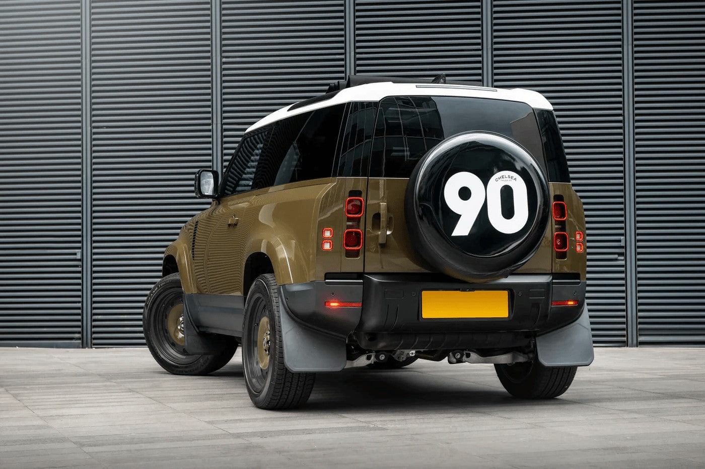 Land Rover Defender 90 P300