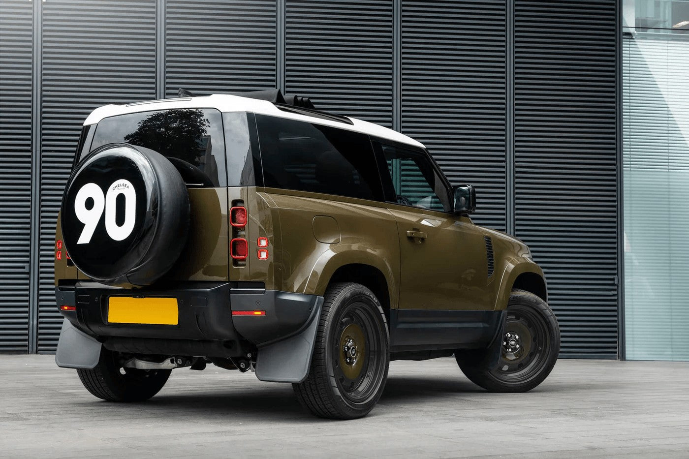Land Rover Defender 90 P300