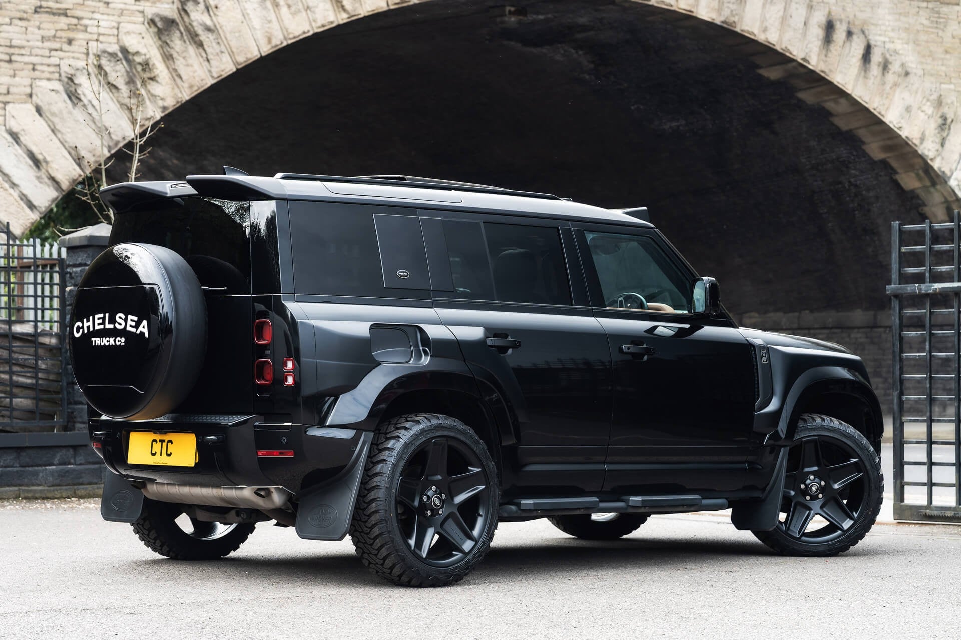 Land Rover Defender 110