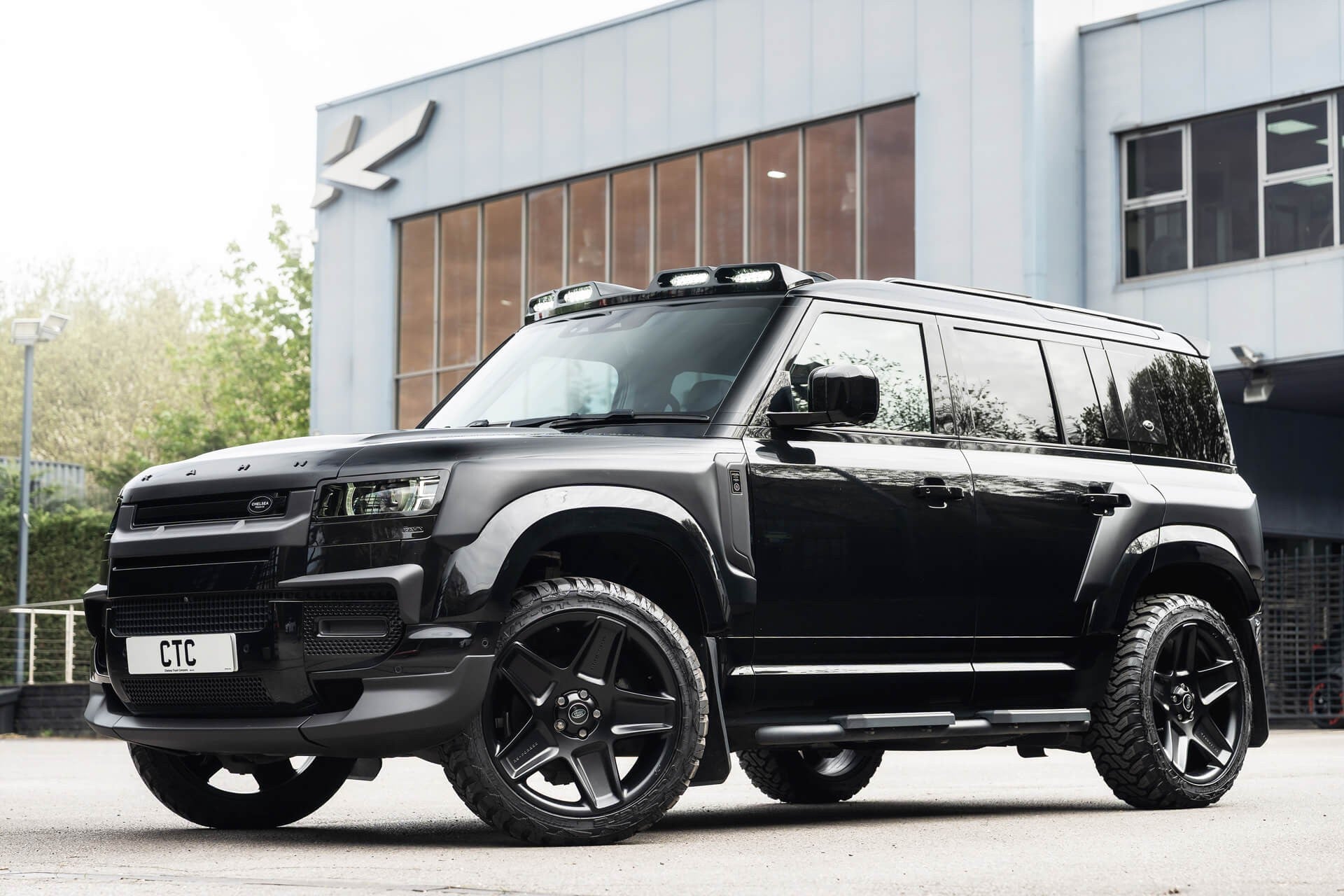 Land Rover Defender 110