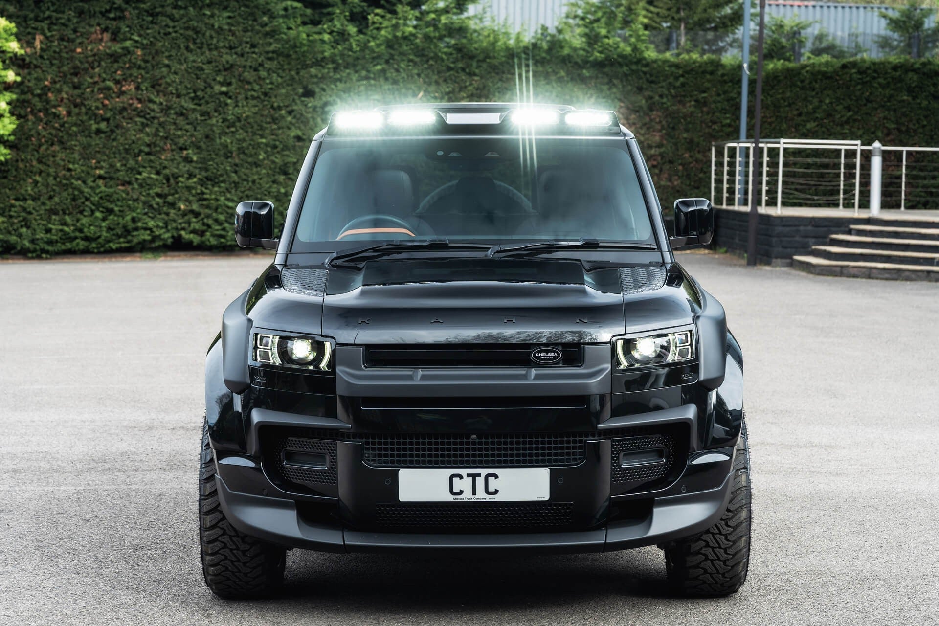 Land Rover Defender 110