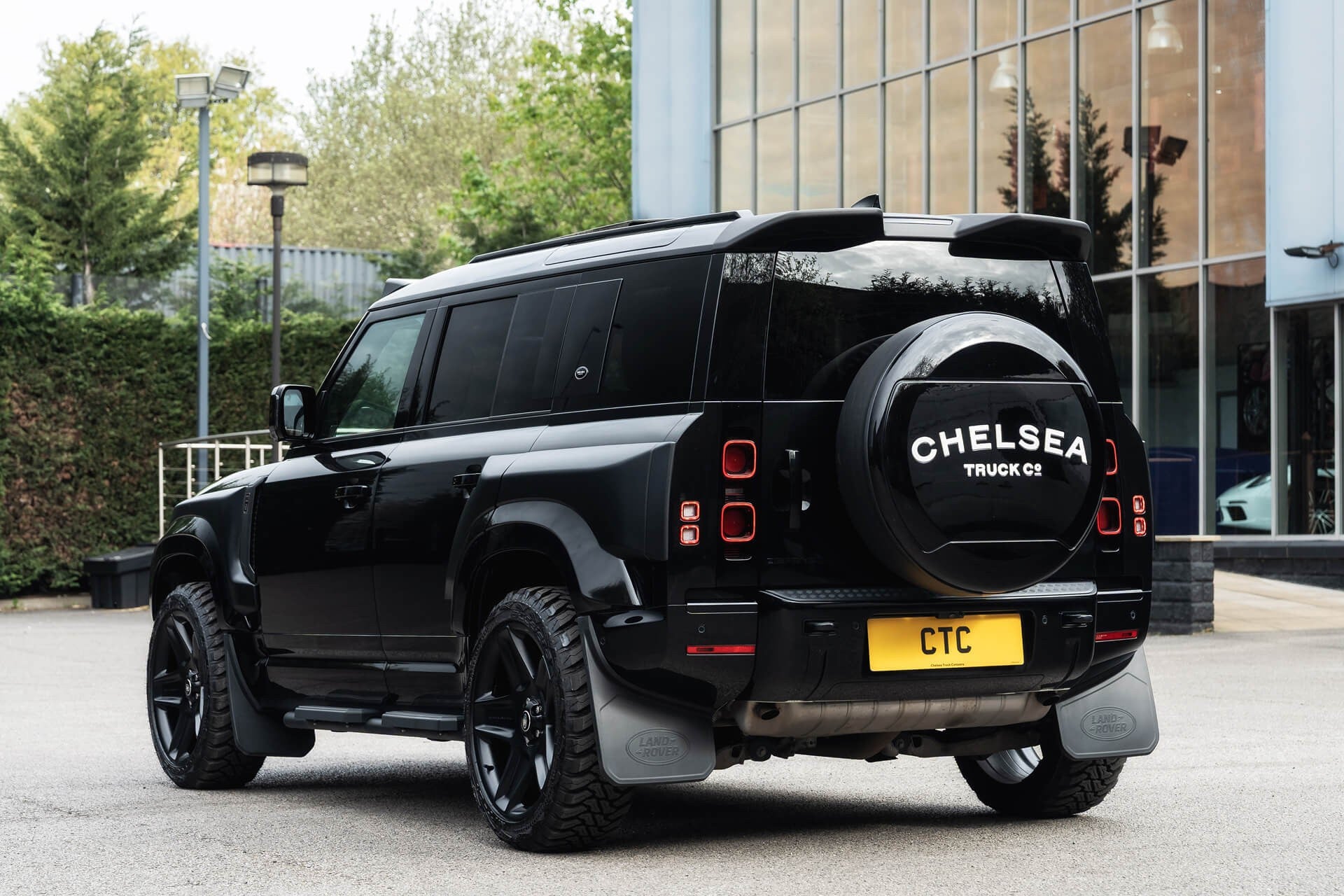 Land Rover Defender 110