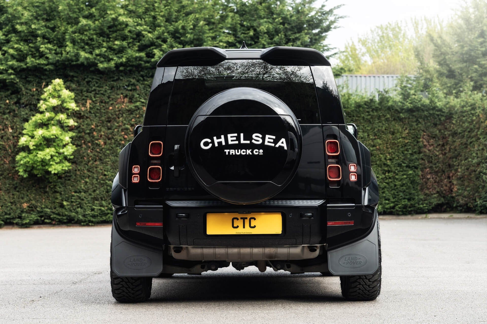 Land Rover Defender 110