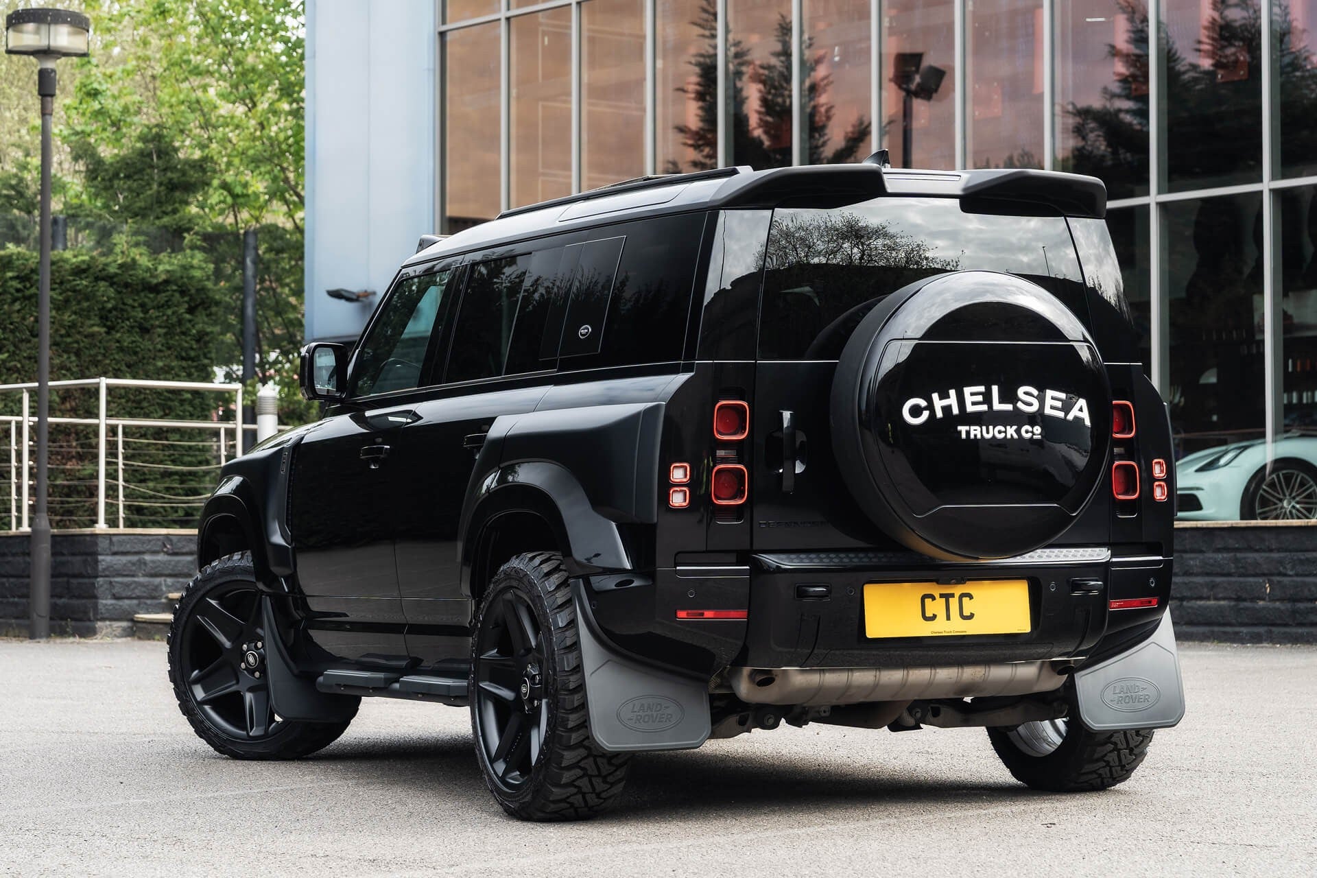 Land Rover Defender 110