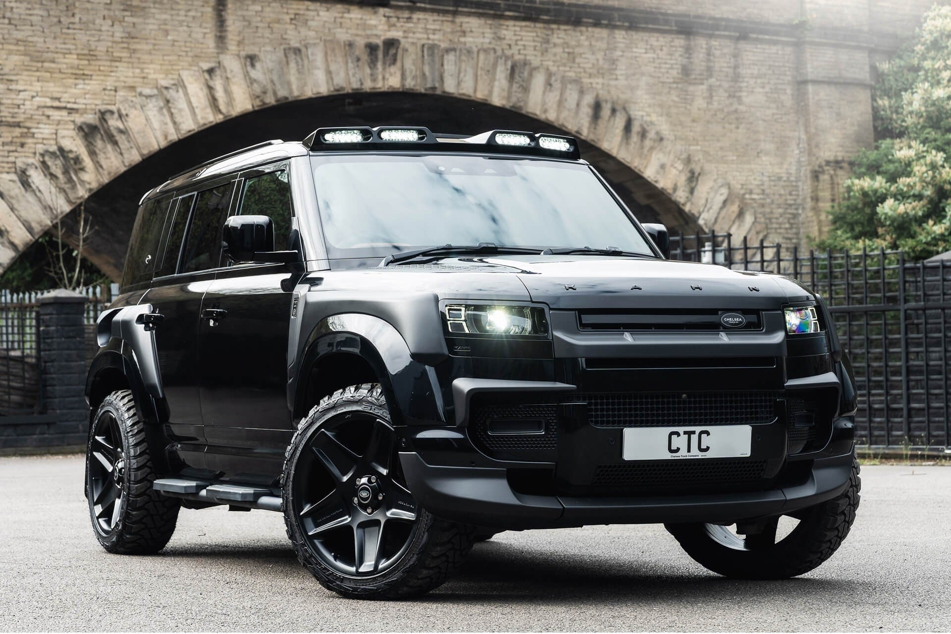 Land Rover Defender 110