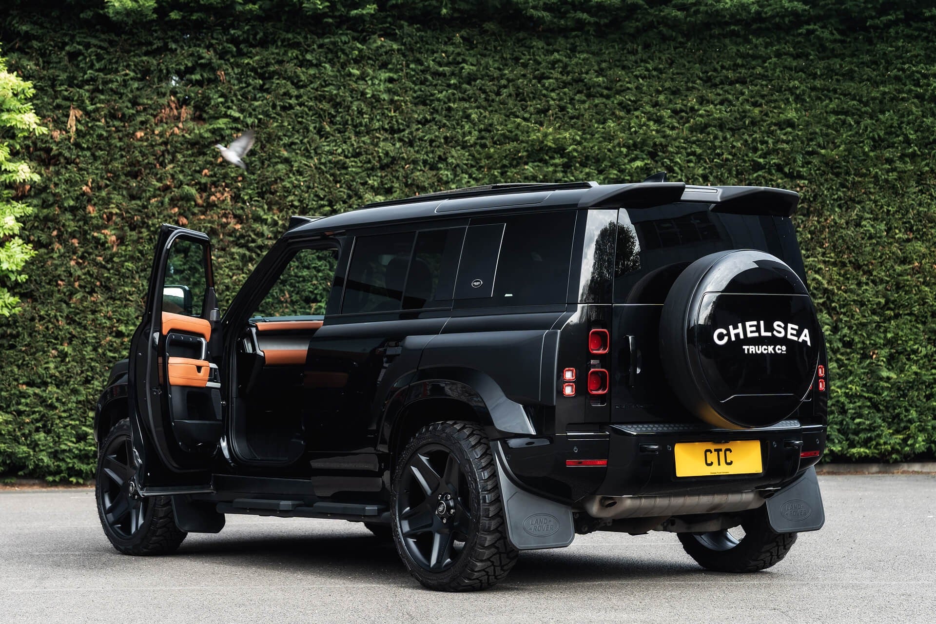 Land Rover Defender 110