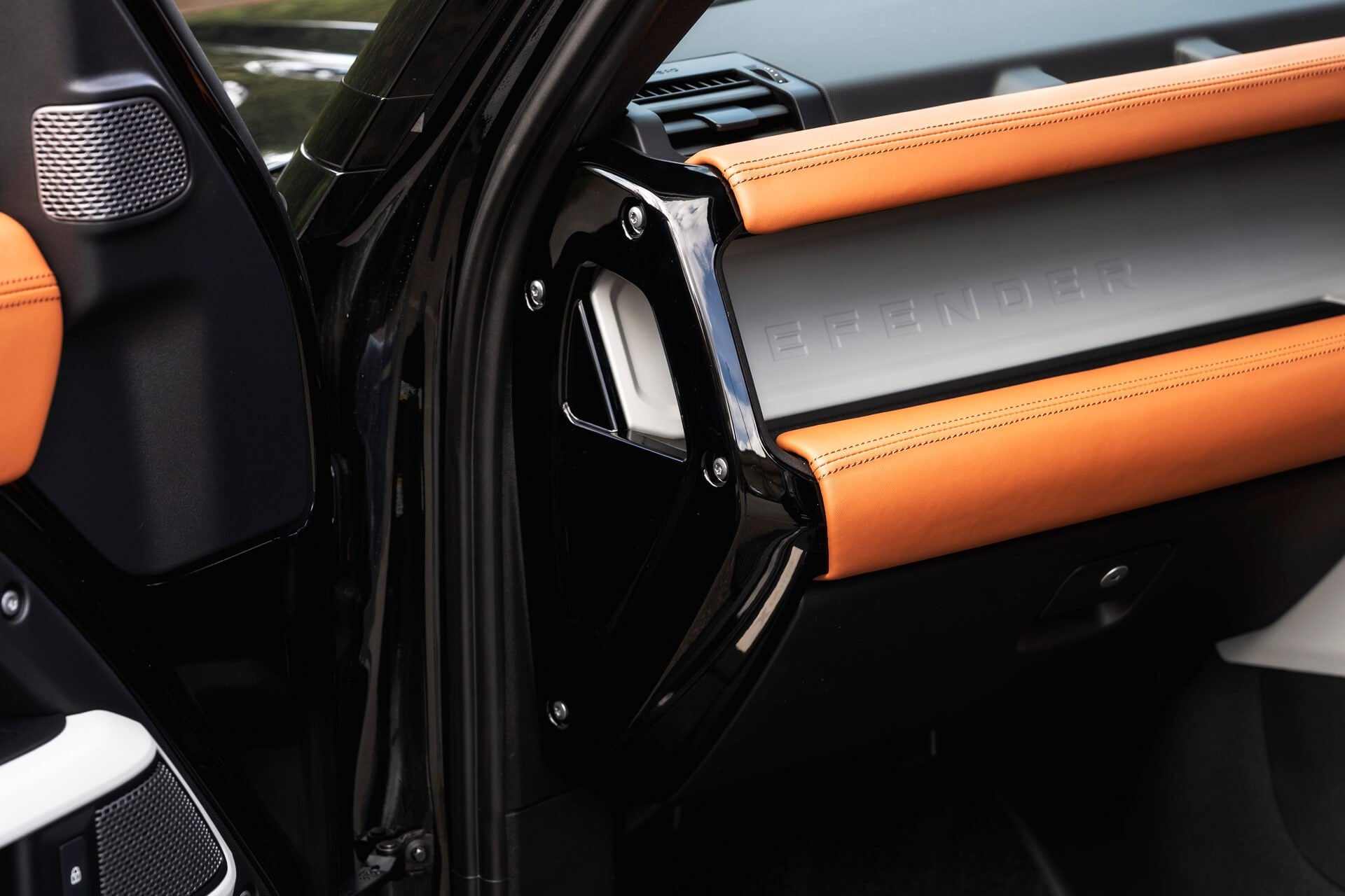 Land Rover Defender 110