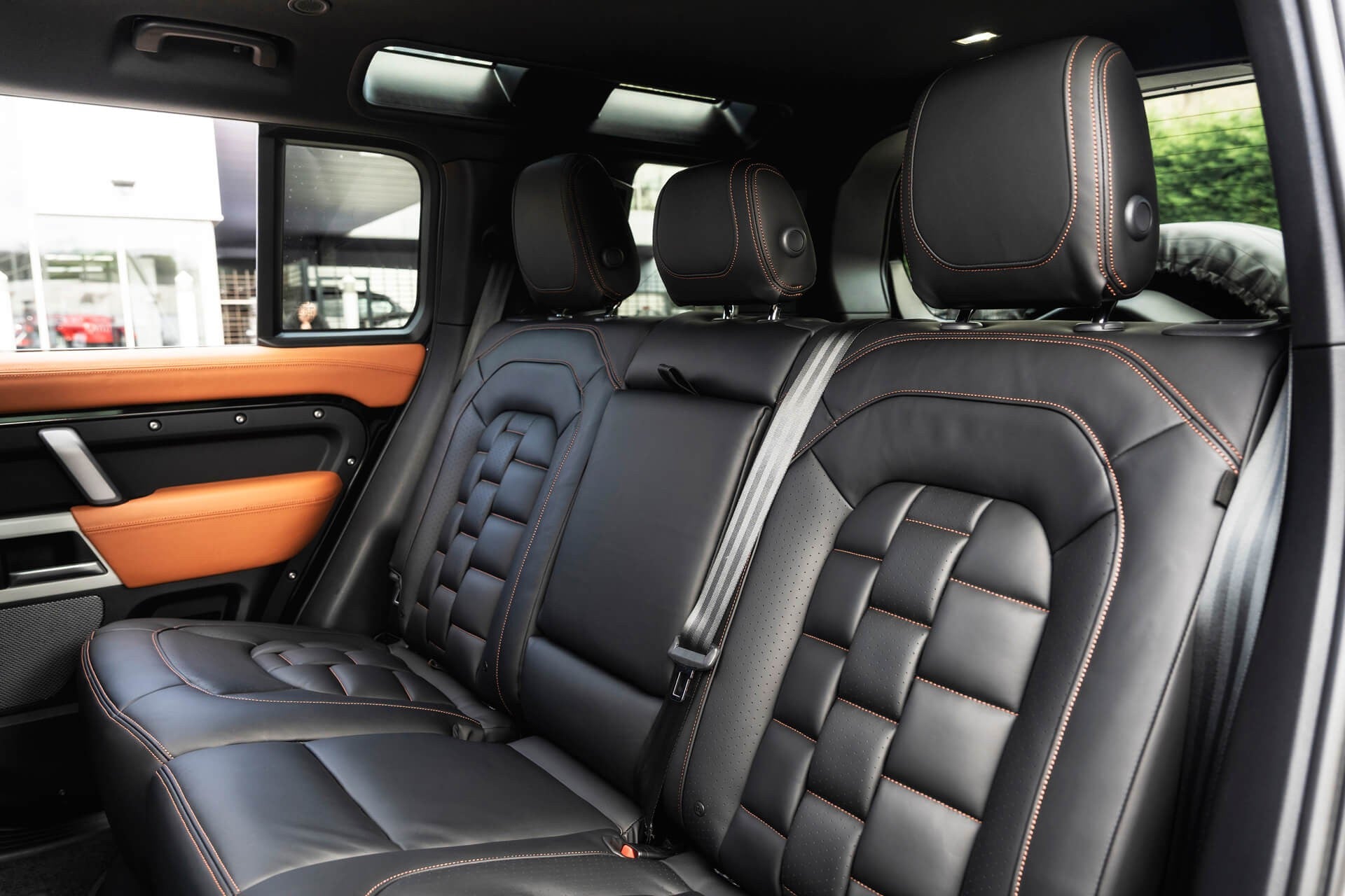 Land Rover Defender 110
