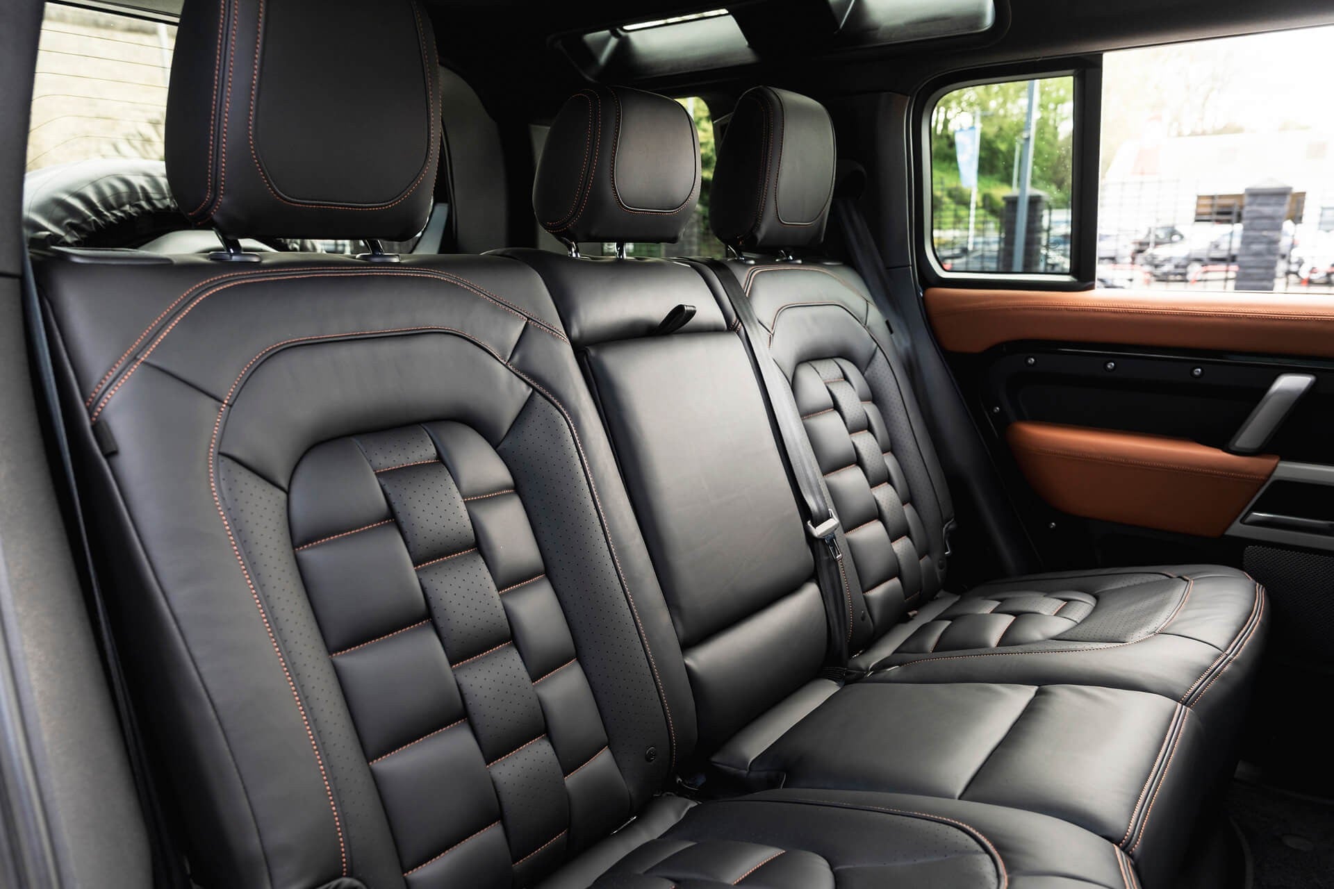 Land Rover Defender 110