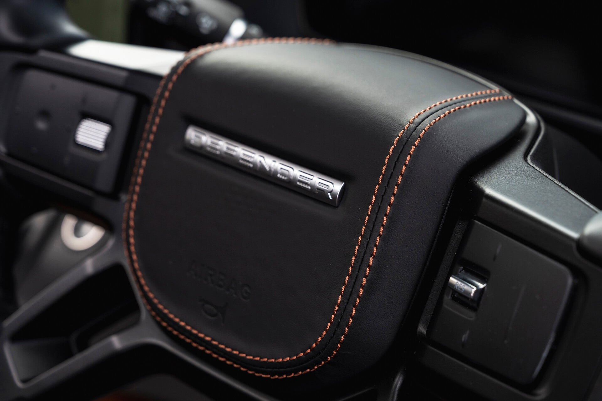Land Rover Defender 110