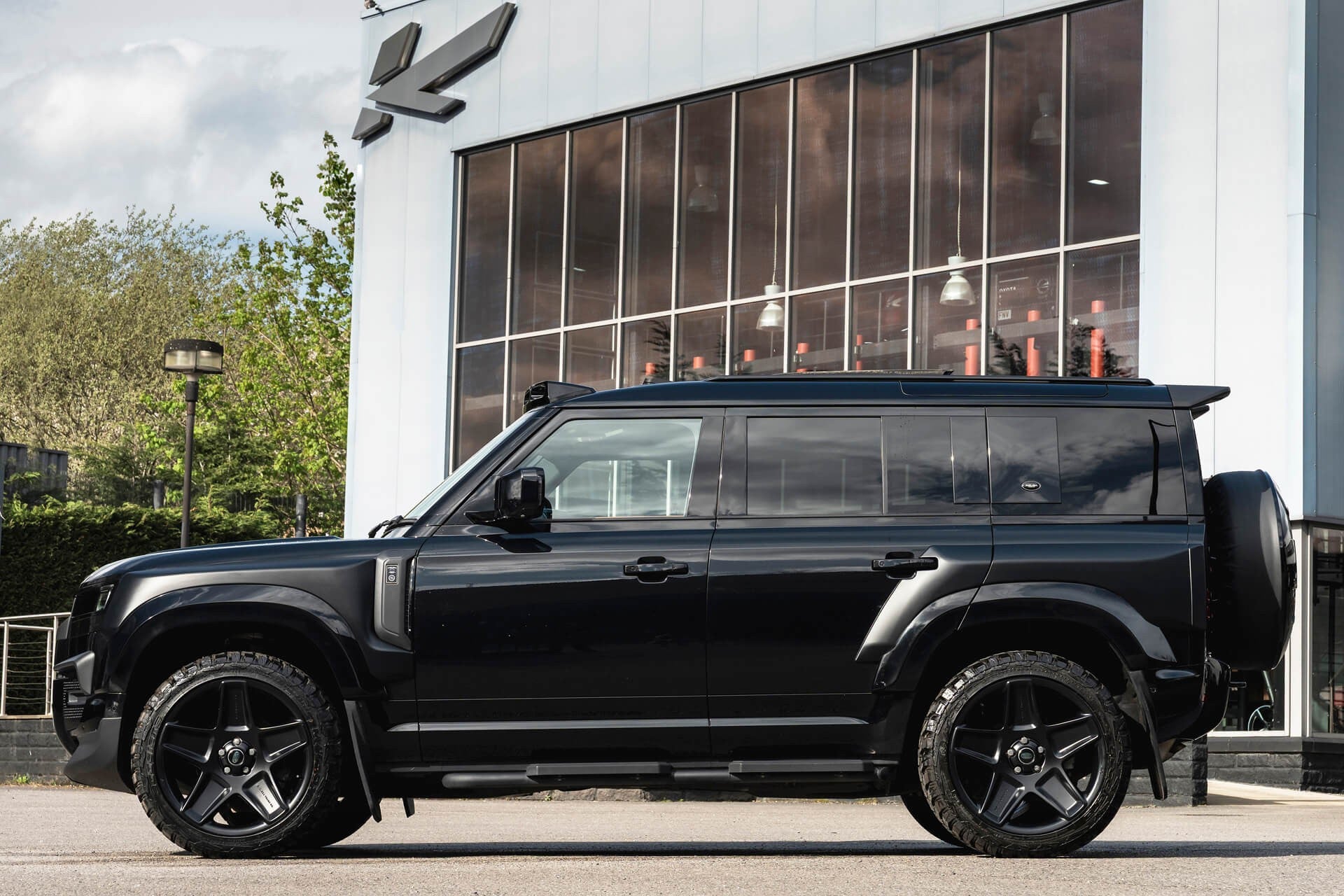 Land Rover Defender 110