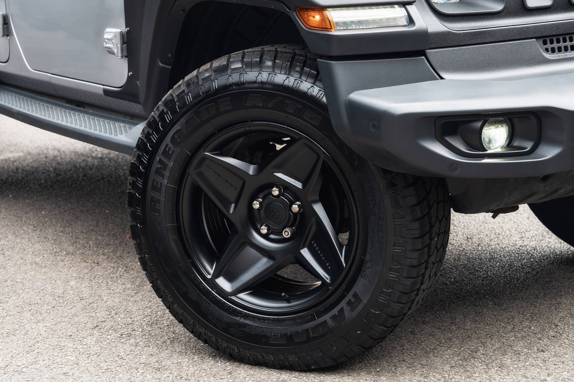 Jeep Wrangler Sahara Unlimited Gallery Image