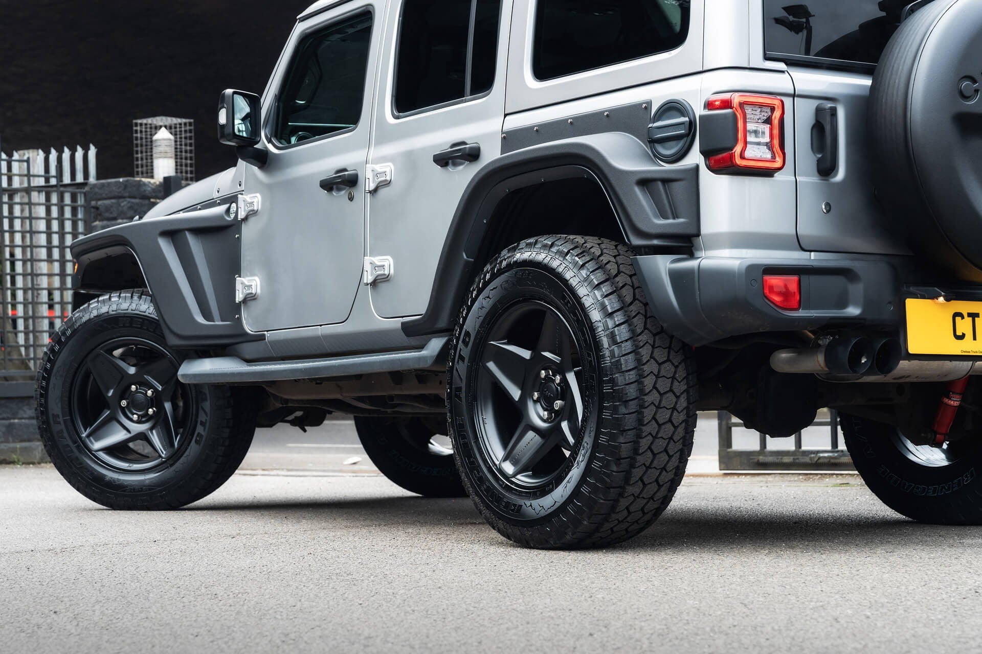 Jeep Wrangler Sahara Unlimited Gallery Image