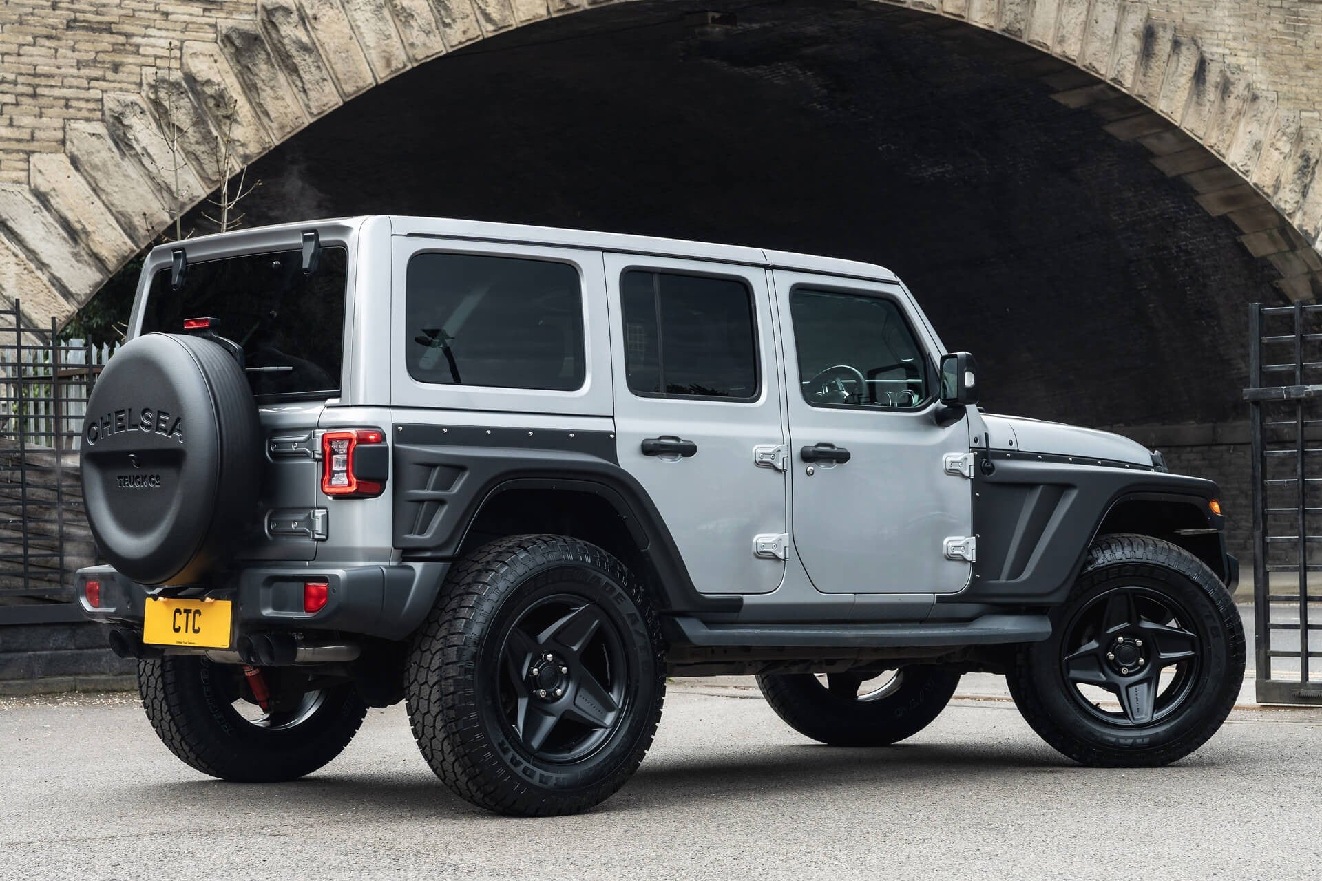 Jeep Wrangler Sahara Unlimited Gallery Image