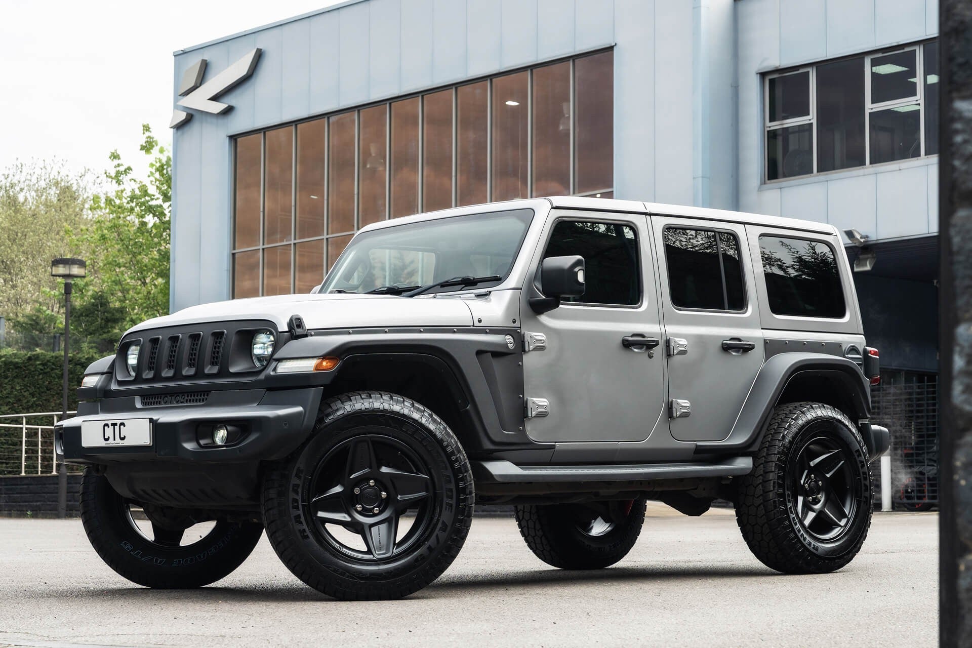 Jeep Wrangler Sahara Unlimited Gallery Image