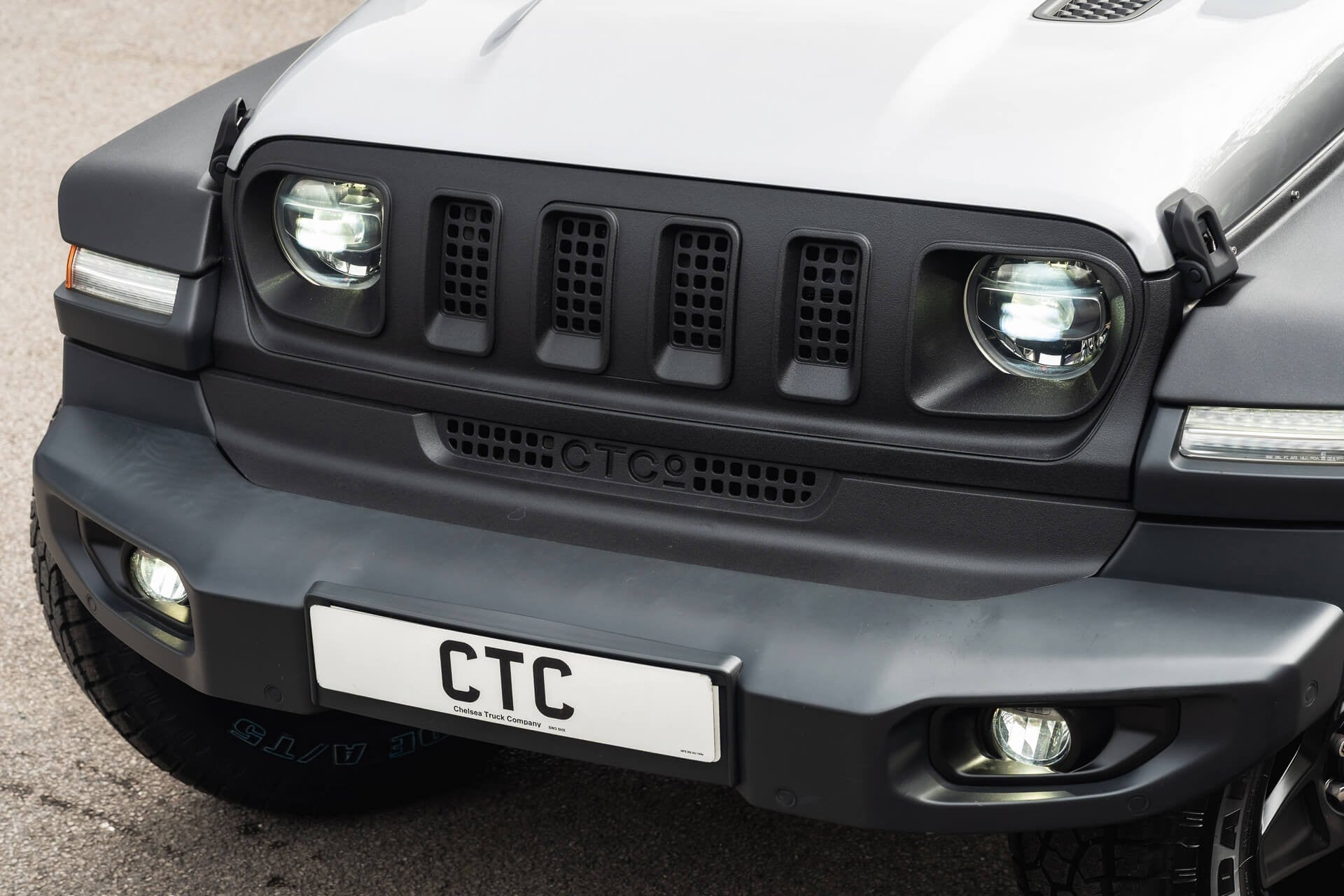 Jeep Wrangler Sahara Unlimited Gallery Image