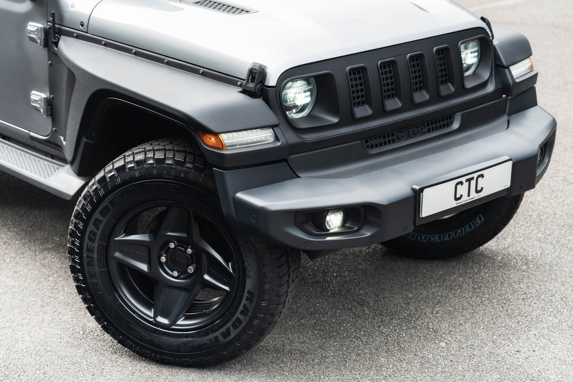 Jeep Wrangler Sahara Unlimited Gallery Image