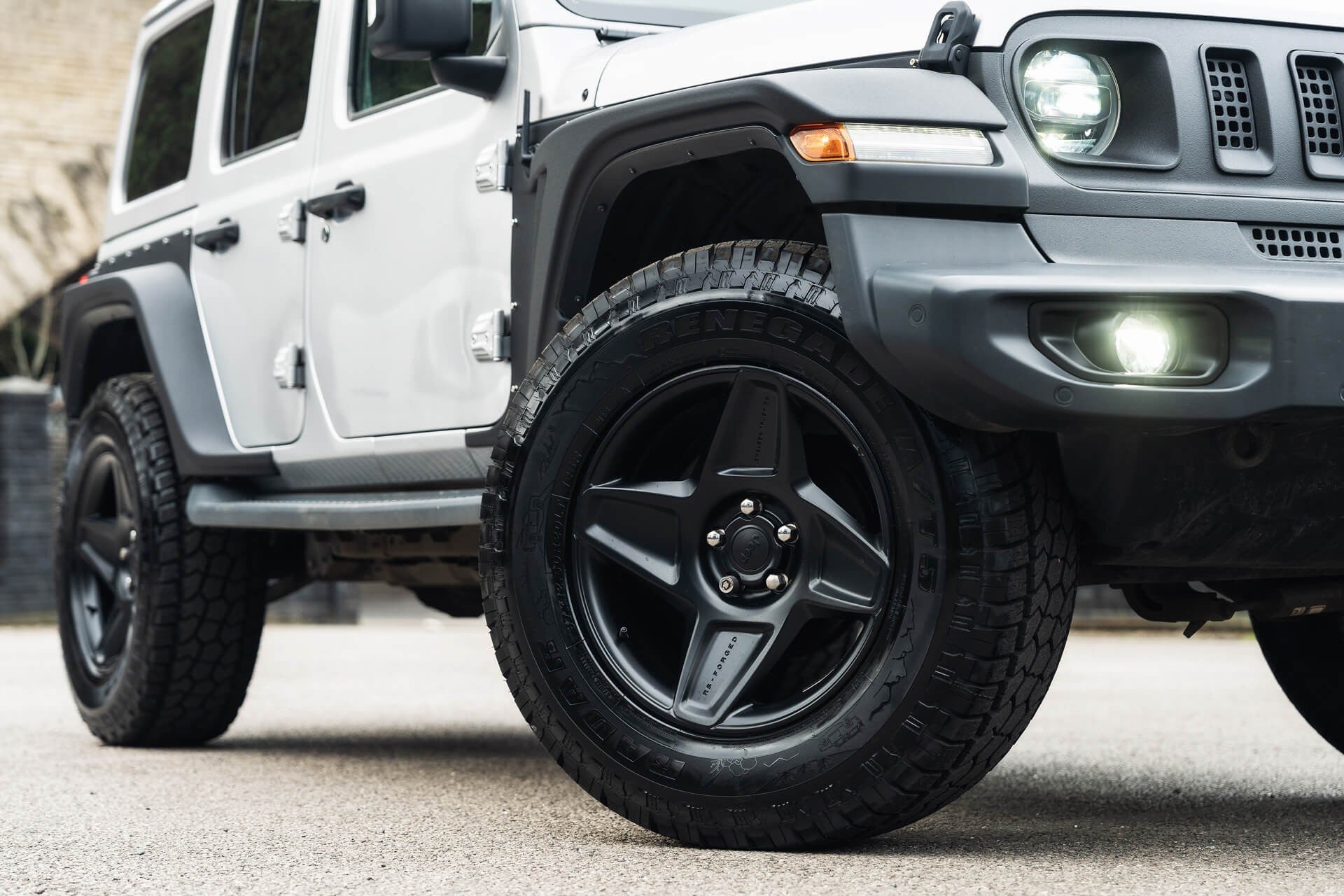 Jeep Wrangler Sahara Unlimited Gallery Image