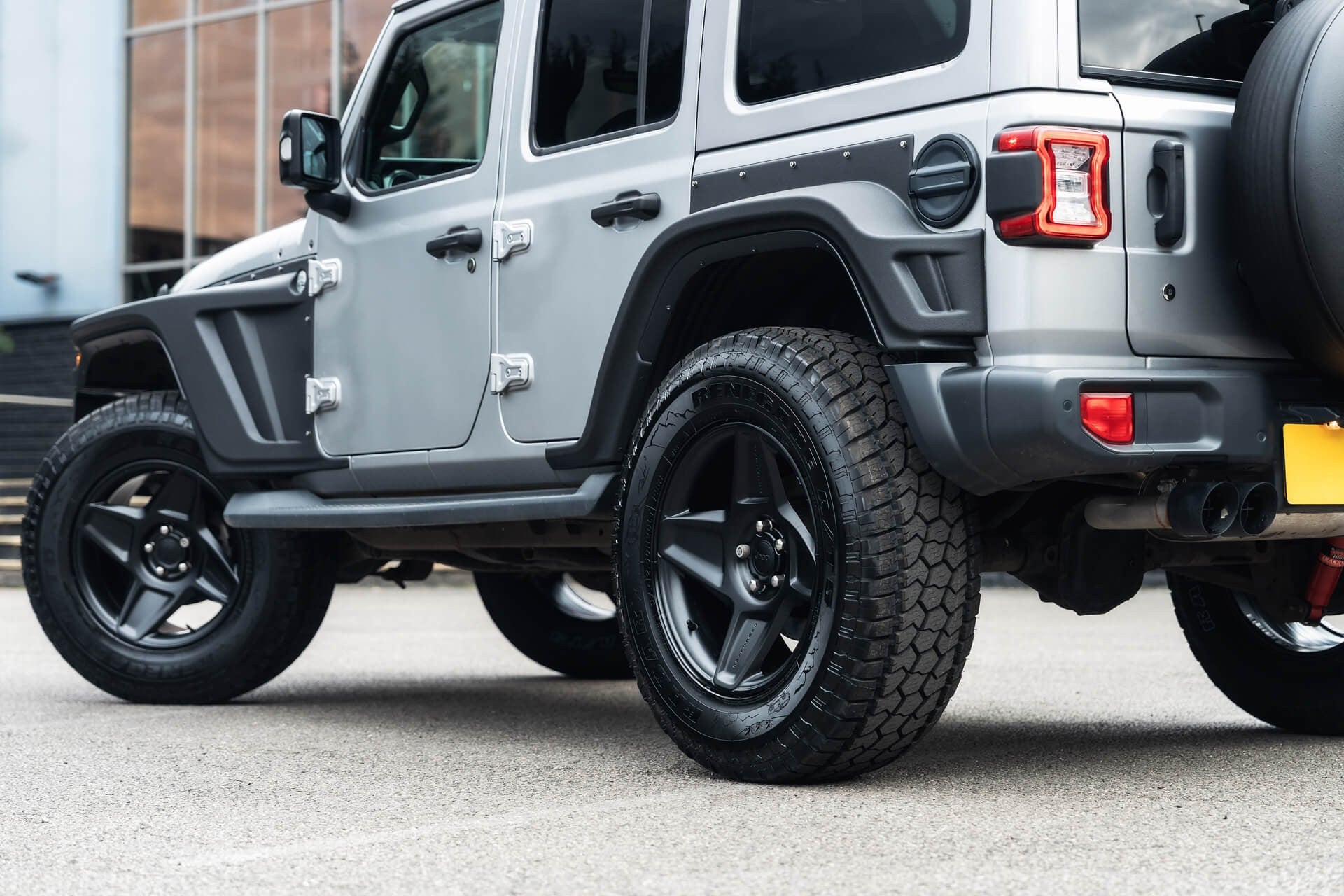 Jeep Wrangler Sahara Unlimited Gallery Image