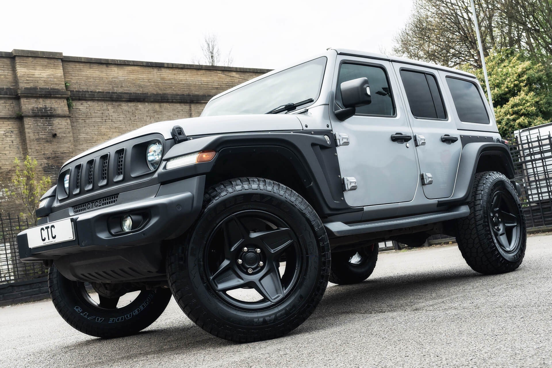 Jeep Wrangler Sahara Unlimited Gallery Image