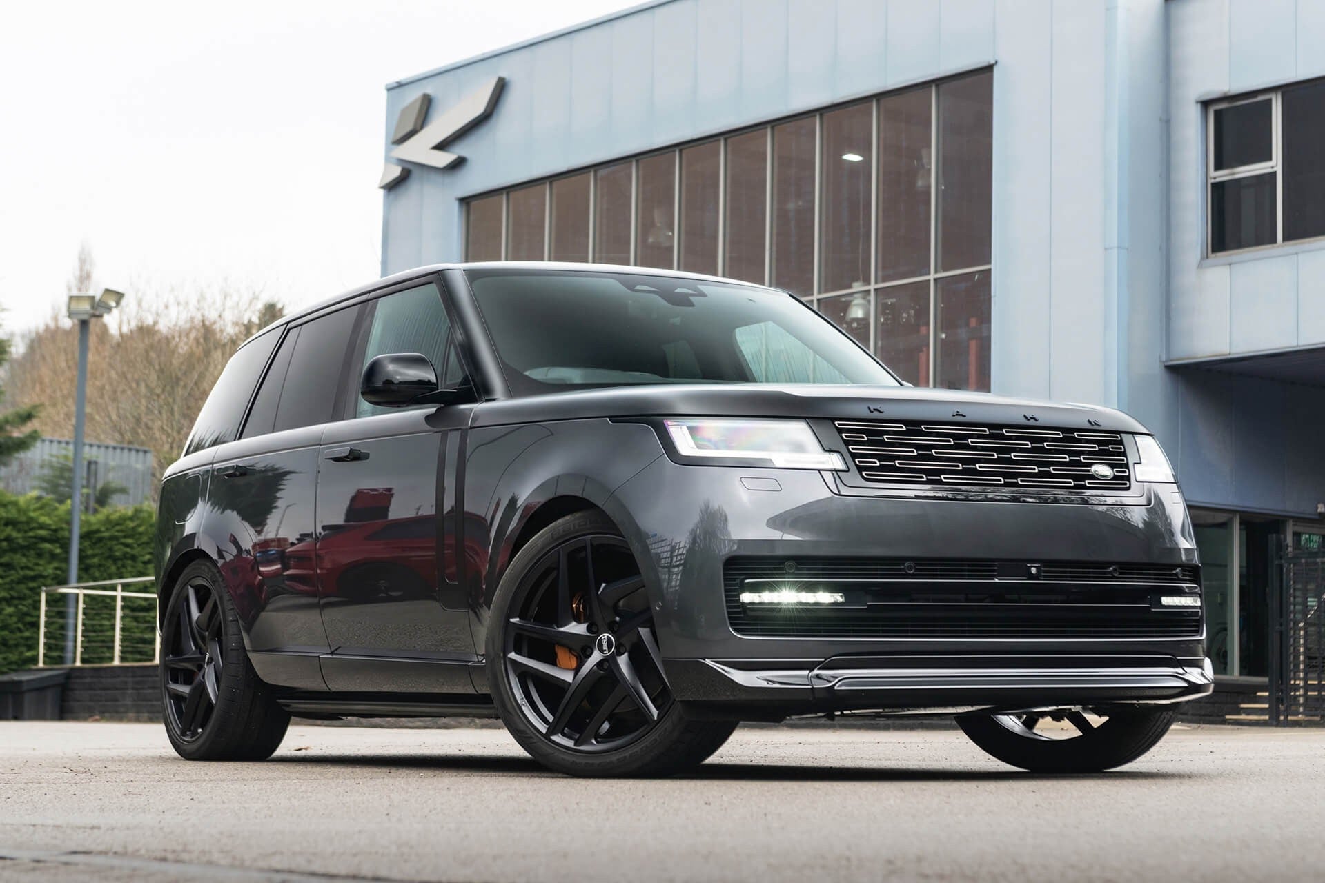 Range Rover P530 Autobiography Fintail by Racing Green Automotive