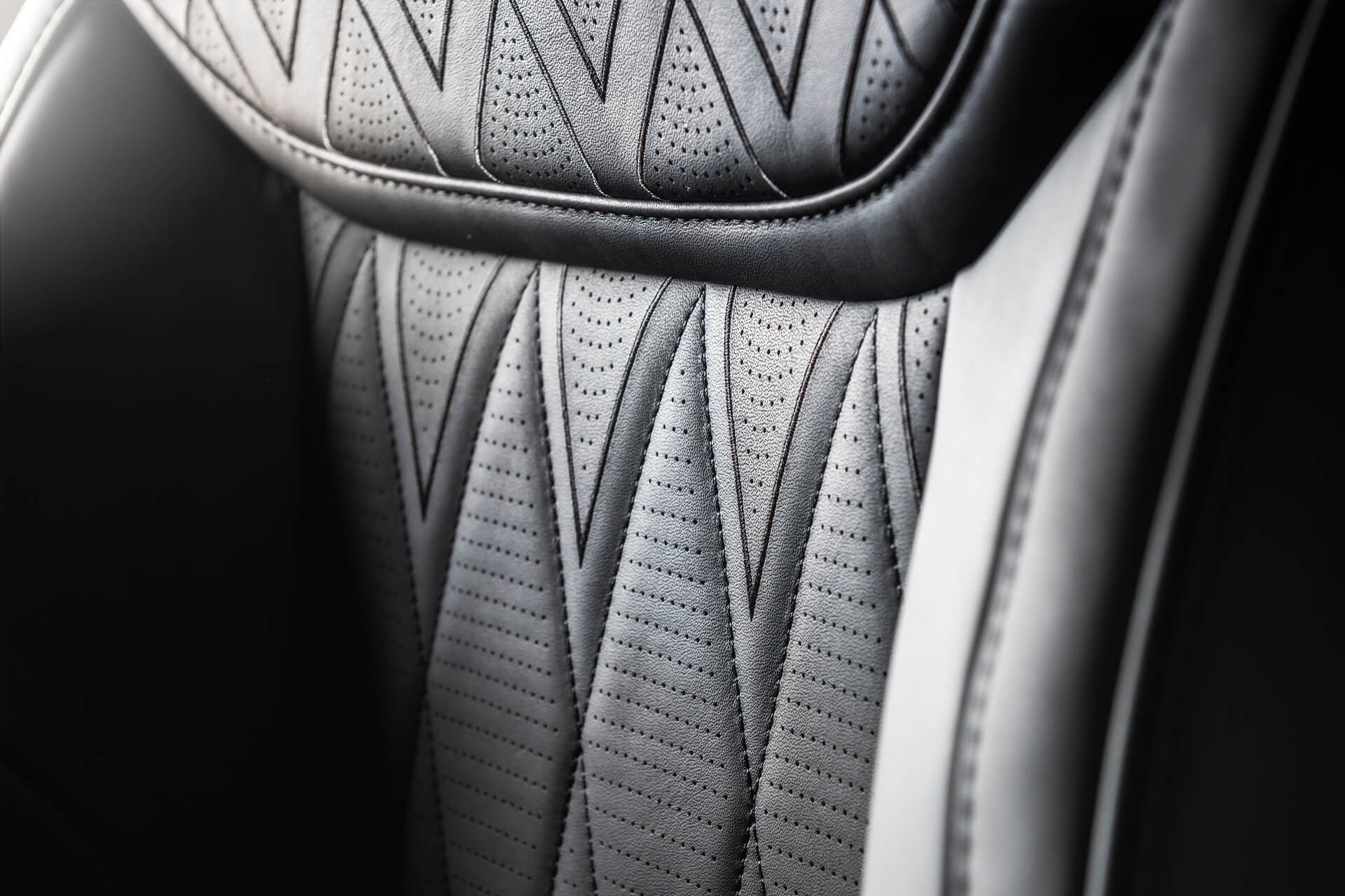 Range Rover P530 Autobiography Fintail by Racing Green Automotive