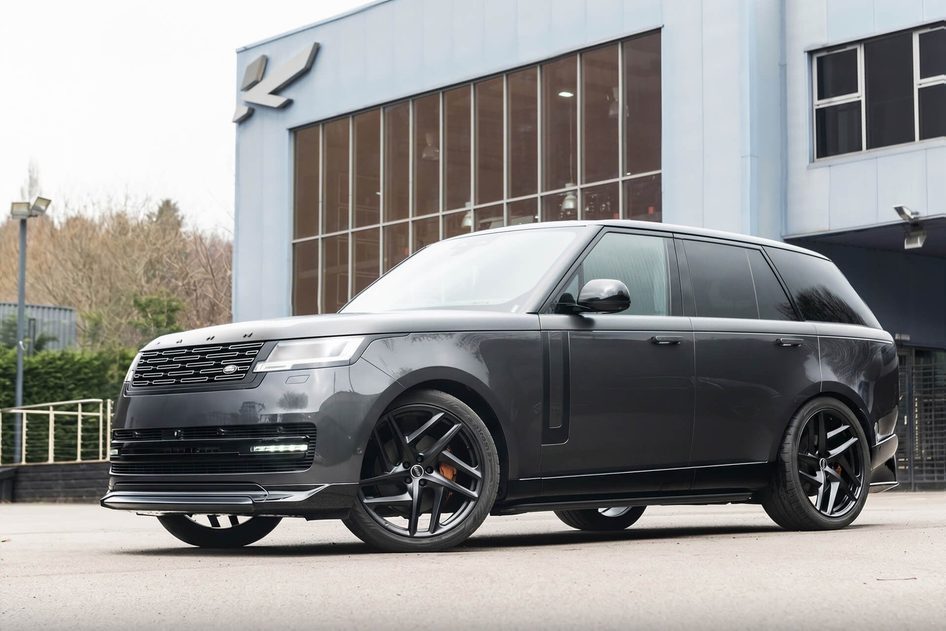 Range Rover P530 Autobiography Fintail by Racing Green Automotive