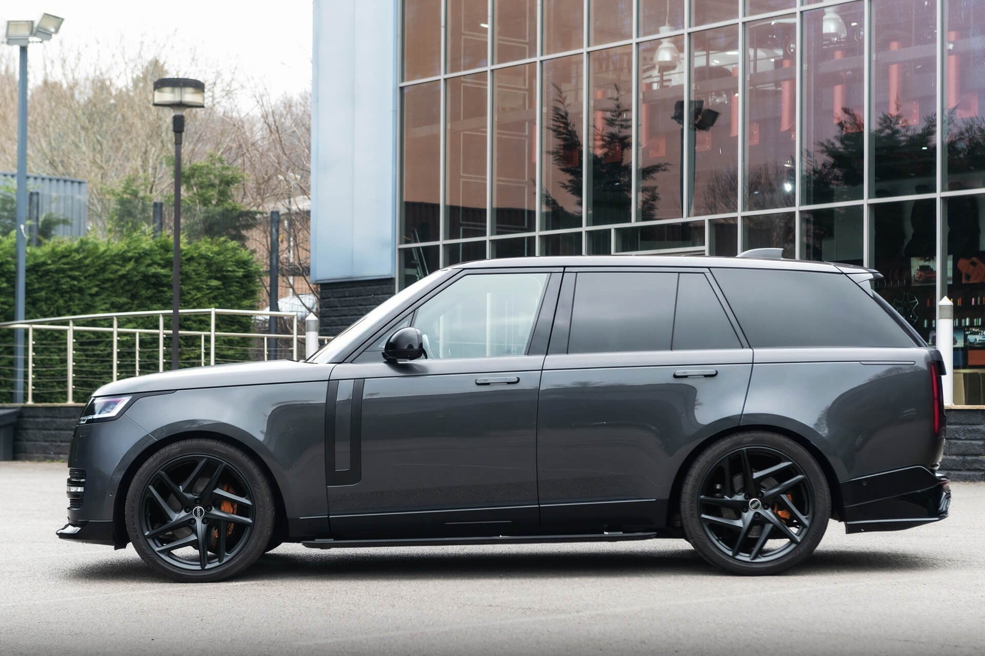 Range Rover P530 Autobiography Fintail by Racing Green Automotive