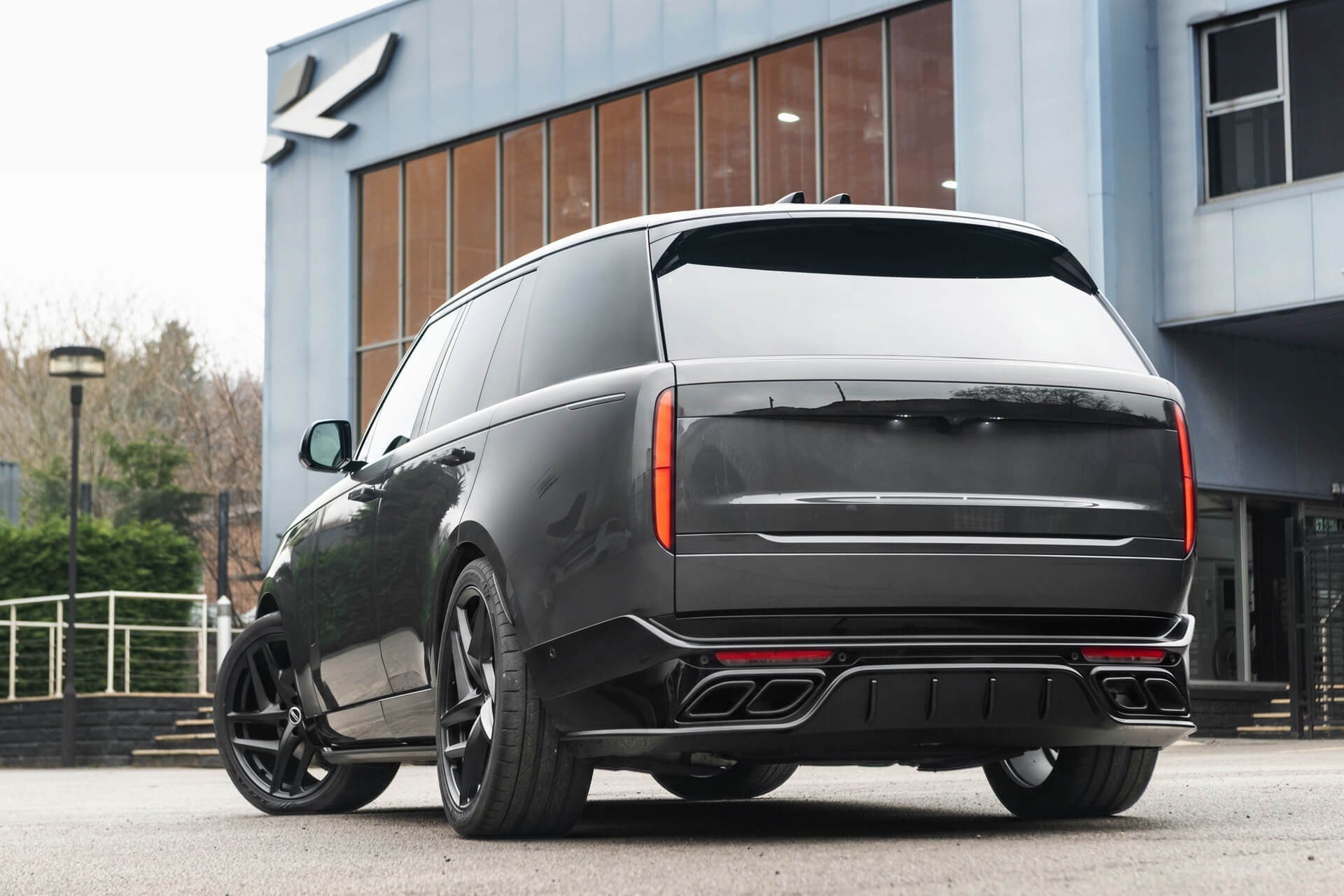 Range Rover P530 Autobiography Fintail by Racing Green Automotive