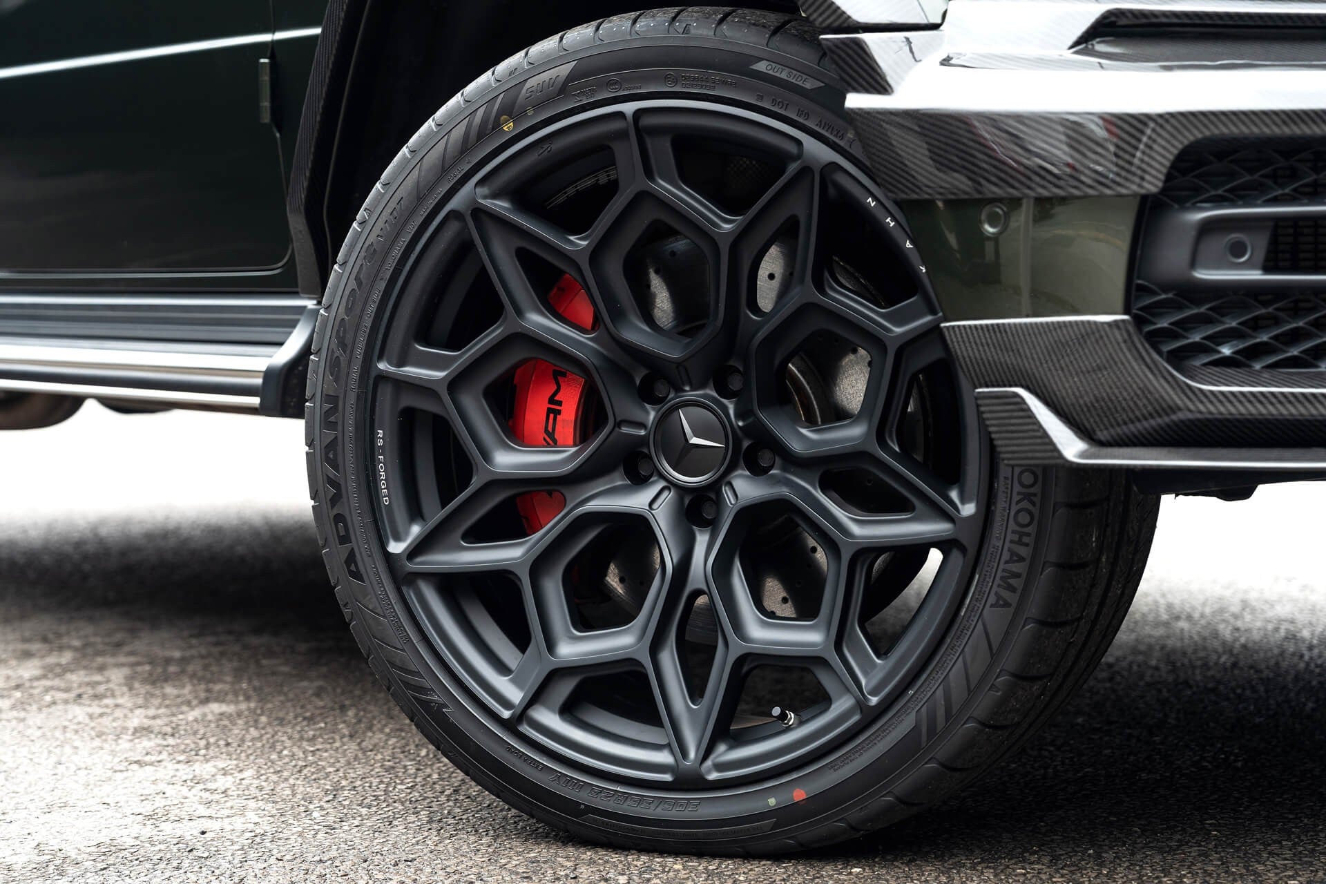 Mercedes-Benz G63 AMG V8 4.0 (AMG Night Package) Gallery Image