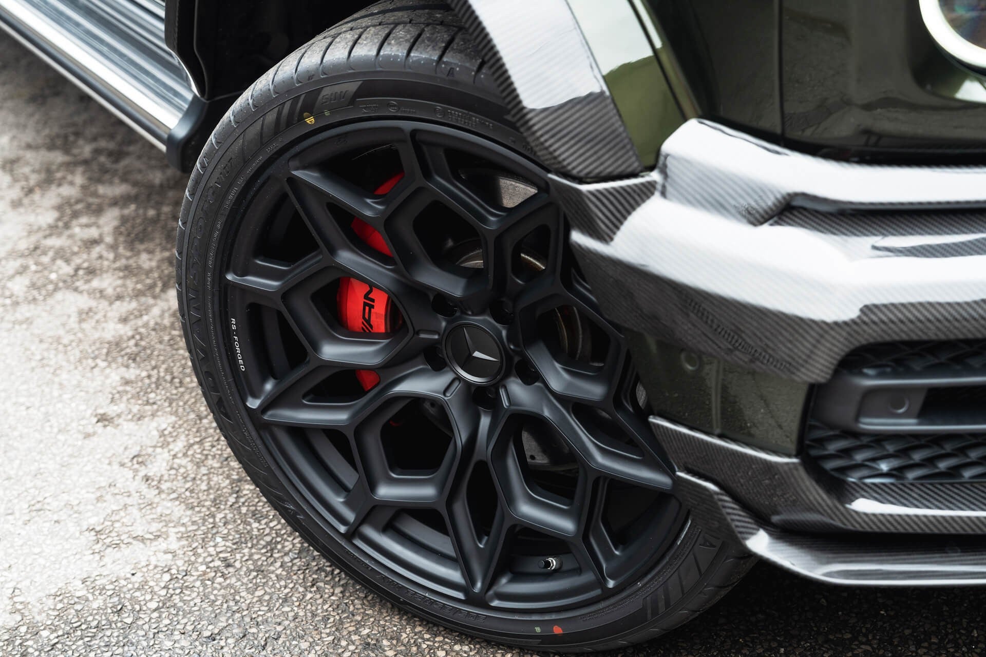 Mercedes-Benz G63 AMG V8 4.0 (AMG Night Package) Gallery Image