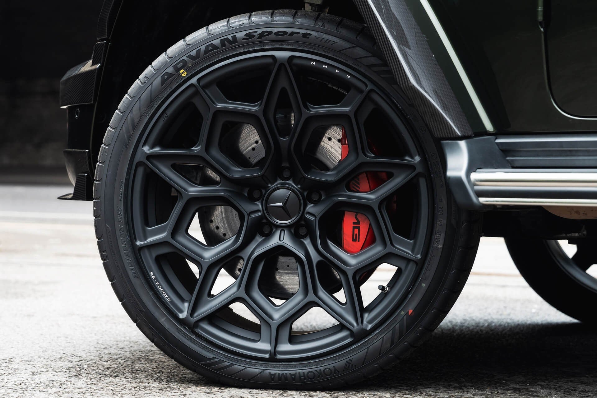 Mercedes-Benz G63 AMG V8 4.0 (AMG Night Package) Gallery Image