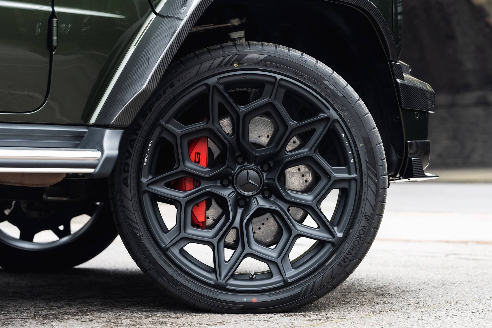 Mercedes-Benz G63 AMG V8 4.0 (AMG Night Package) Gallery Image