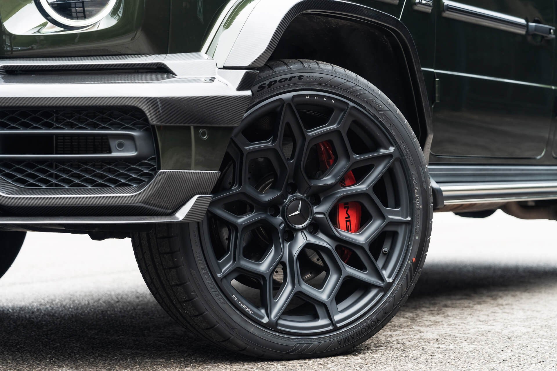 Mercedes-Benz G63 AMG V8 4.0 (AMG Night Package) Gallery Image
