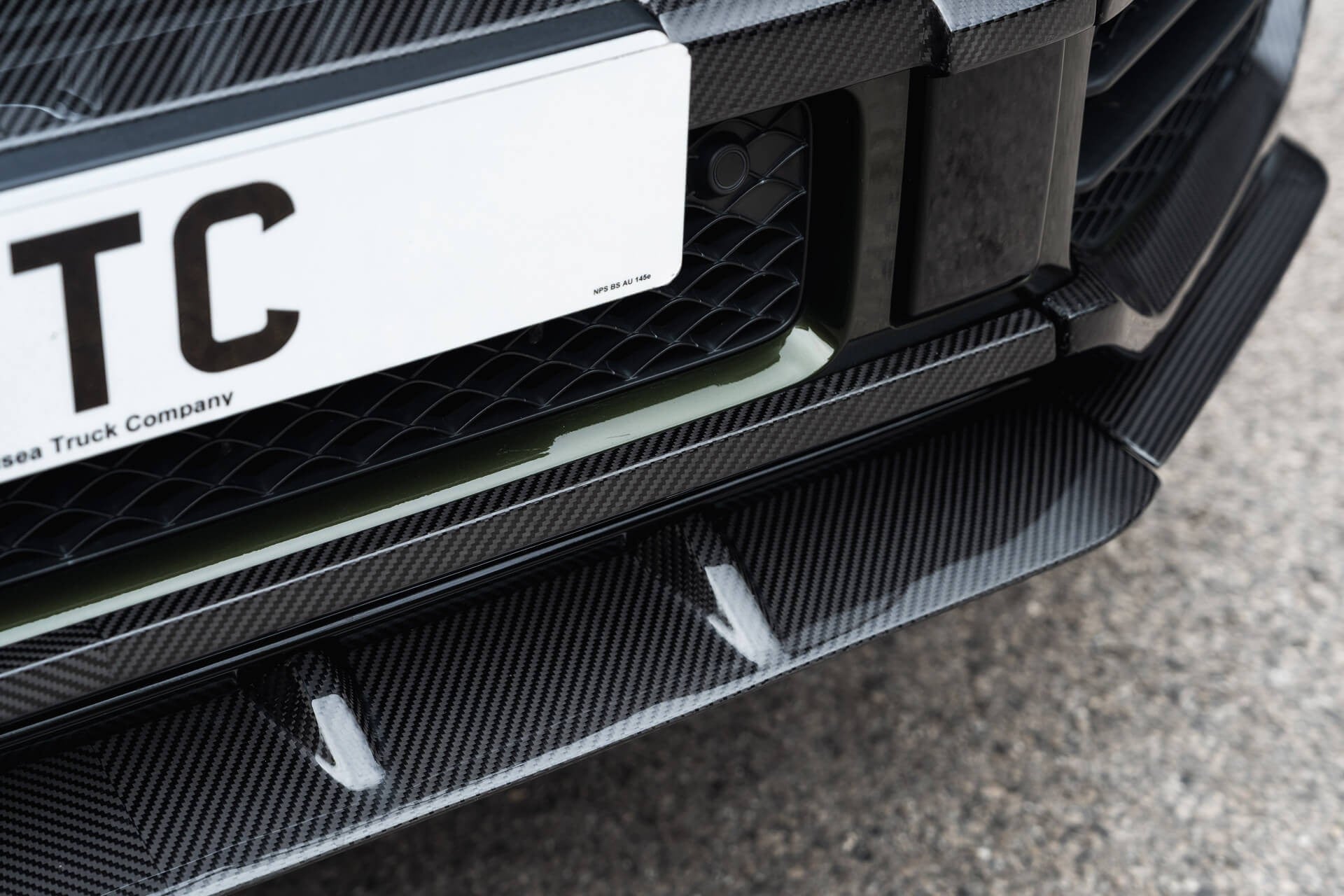 Mercedes-Benz G63 AMG V8 4.0 (AMG Night Package) Gallery Image