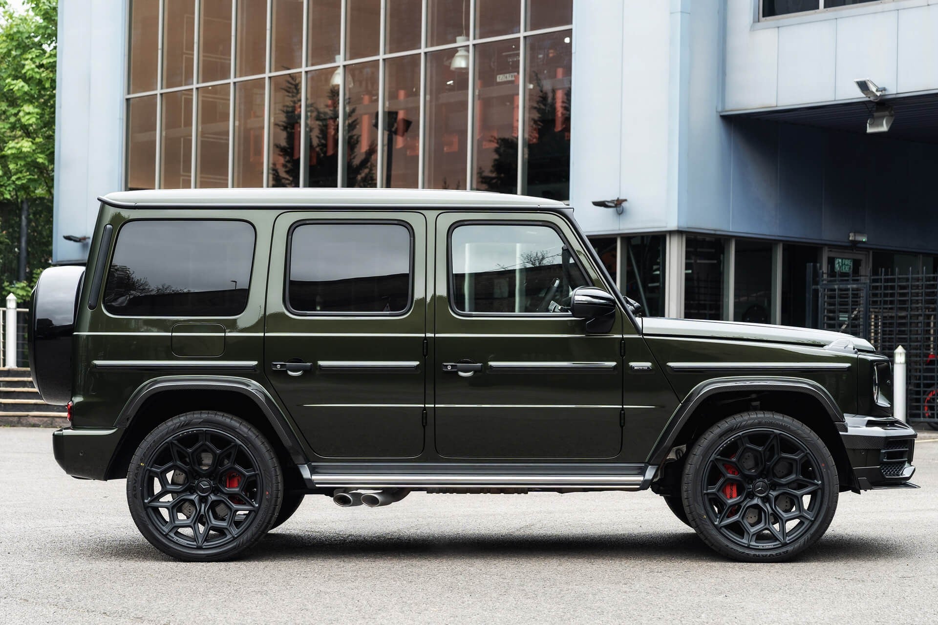 Mercedes-Benz G63 AMG V8 4.0 (AMG Night Package) Gallery Image