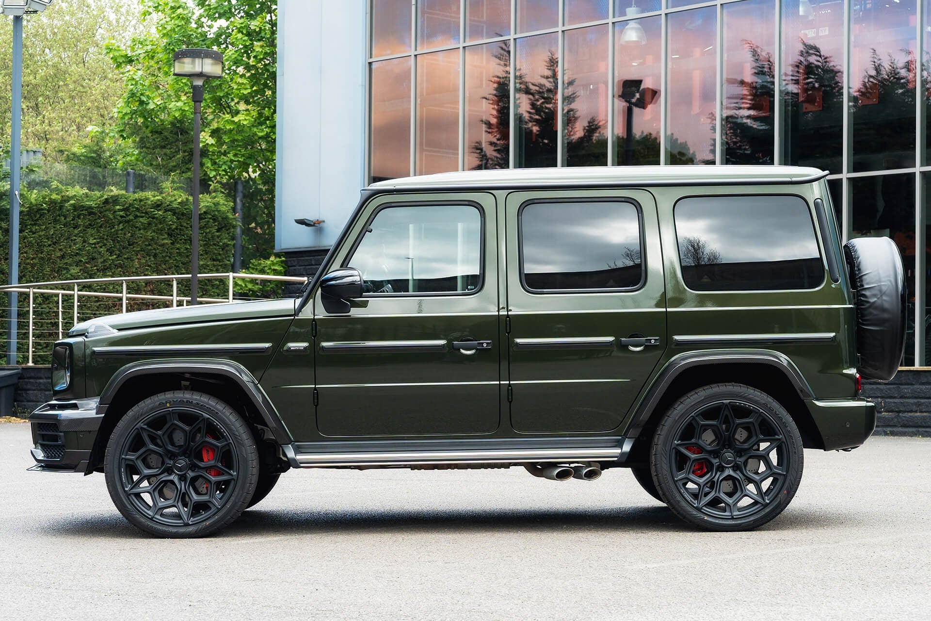 Mercedes-Benz G63 AMG V8 4.0 (AMG Night Package) Gallery Image
