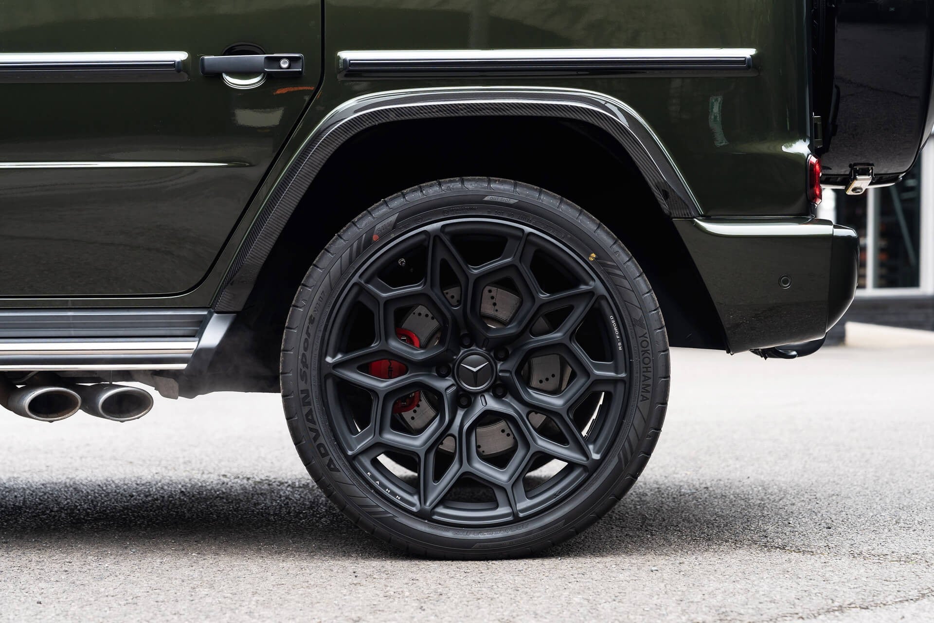 Mercedes-Benz G63 AMG V8 4.0 (AMG Night Package) Gallery Image