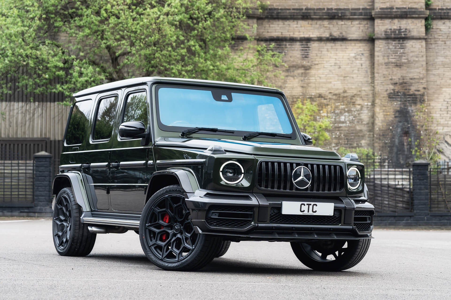 Mercedes-Benz G63 AMG V8 4.0 (AMG Night Package) Gallery Image