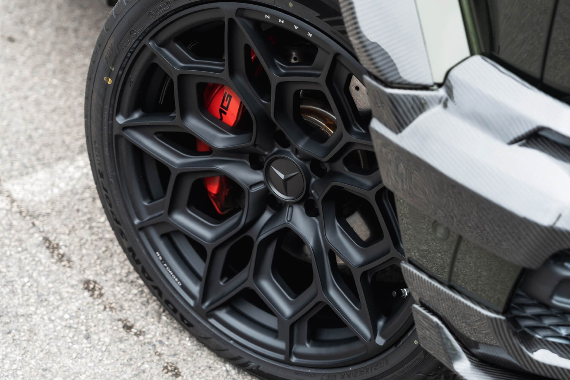 Mercedes-Benz G63 AMG V8 4.0 (AMG Night Package) Gallery Image