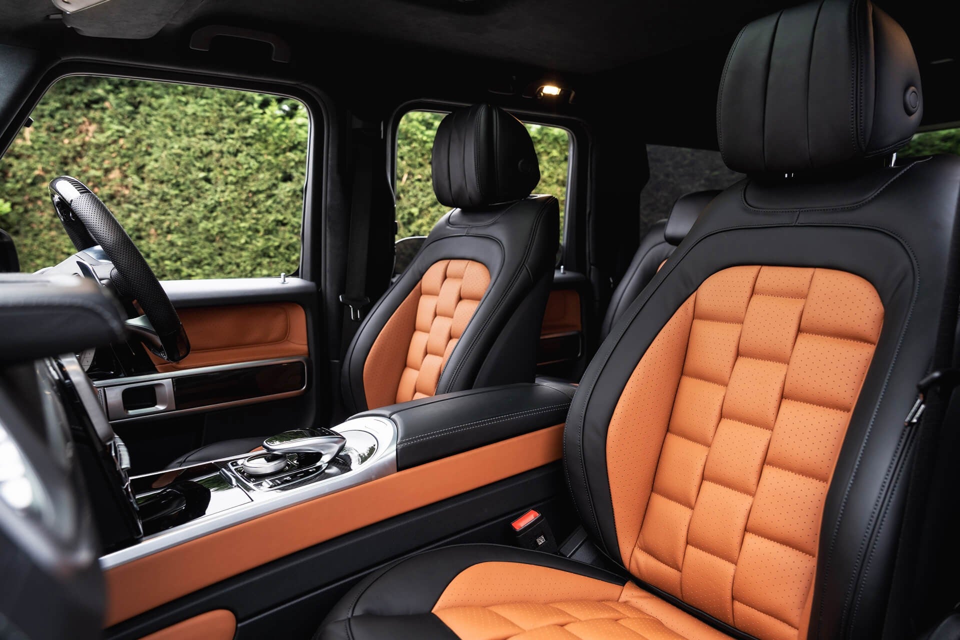 Mercedes-Benz G63 AMG V8 4.0 (AMG Night Package) Gallery Image