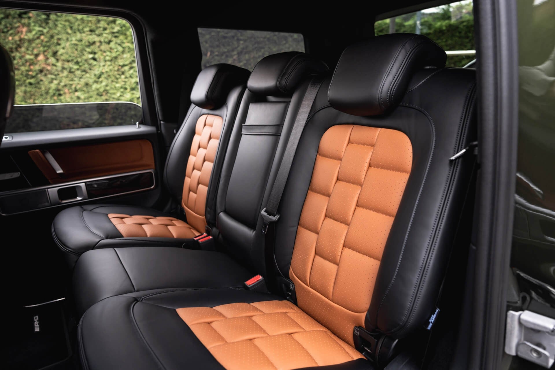 Mercedes-Benz G63 AMG V8 4.0 (AMG Night Package) Gallery Image