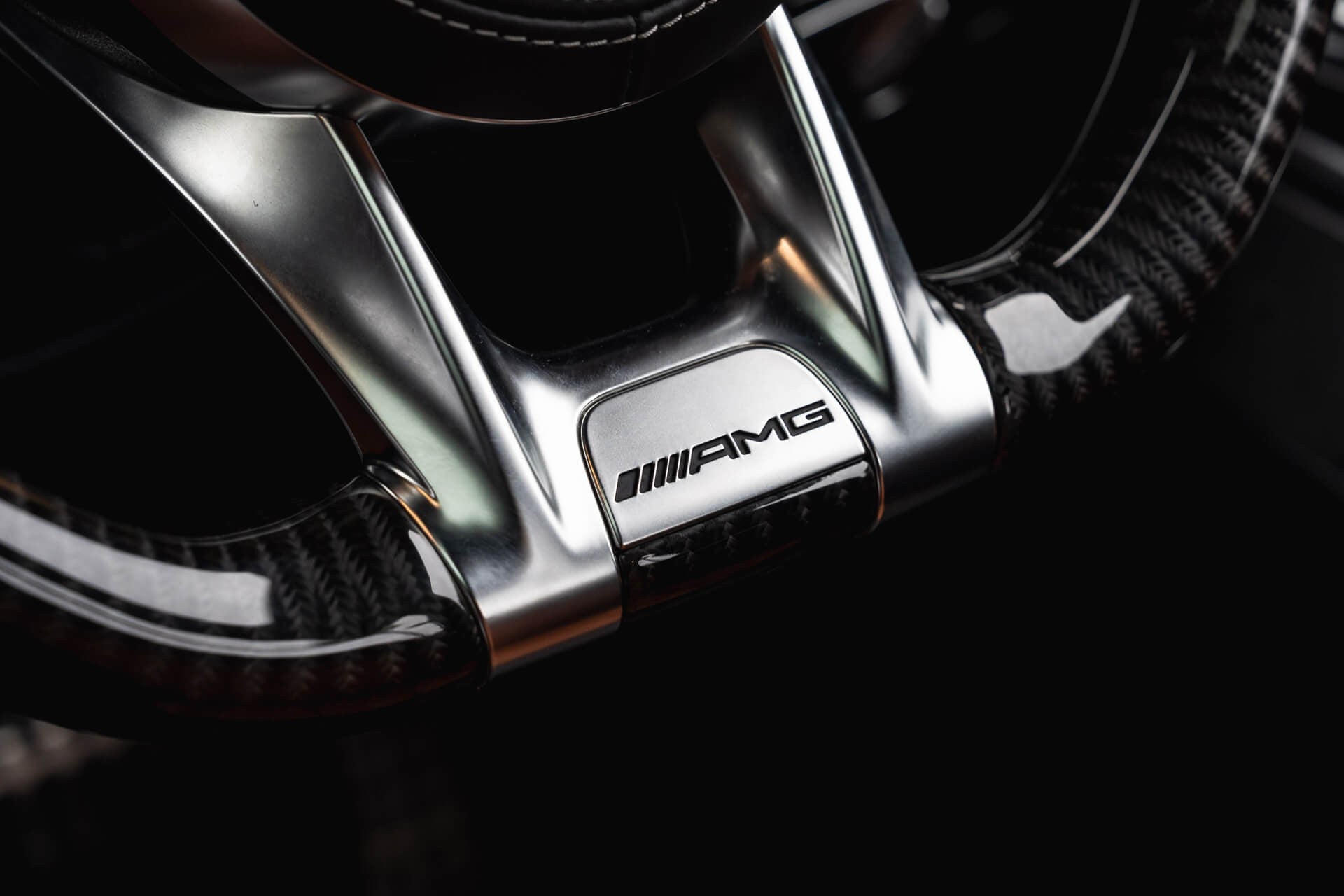 Mercedes-Benz G63 AMG V8 4.0 (AMG Night Package) Gallery Image