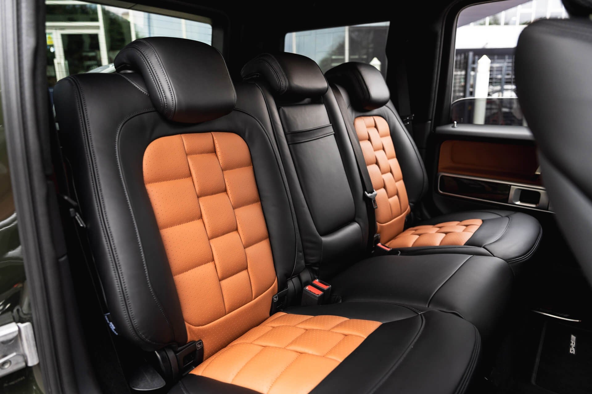 Mercedes-Benz G63 AMG V8 4.0 (AMG Night Package) Gallery Image