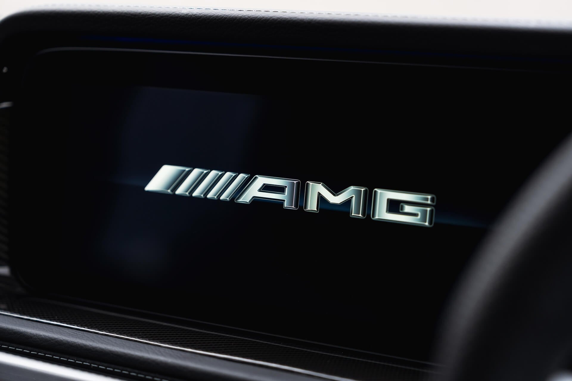 Mercedes-Benz G63 AMG V8 4.0 (AMG Night Package) Gallery Image