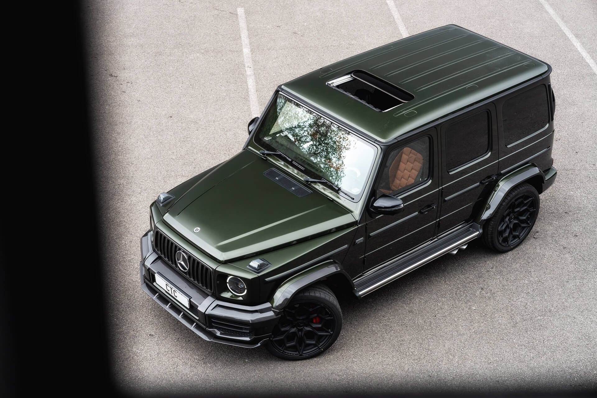 Mercedes-Benz G63 AMG V8 4.0 (AMG Night Package) Gallery Image