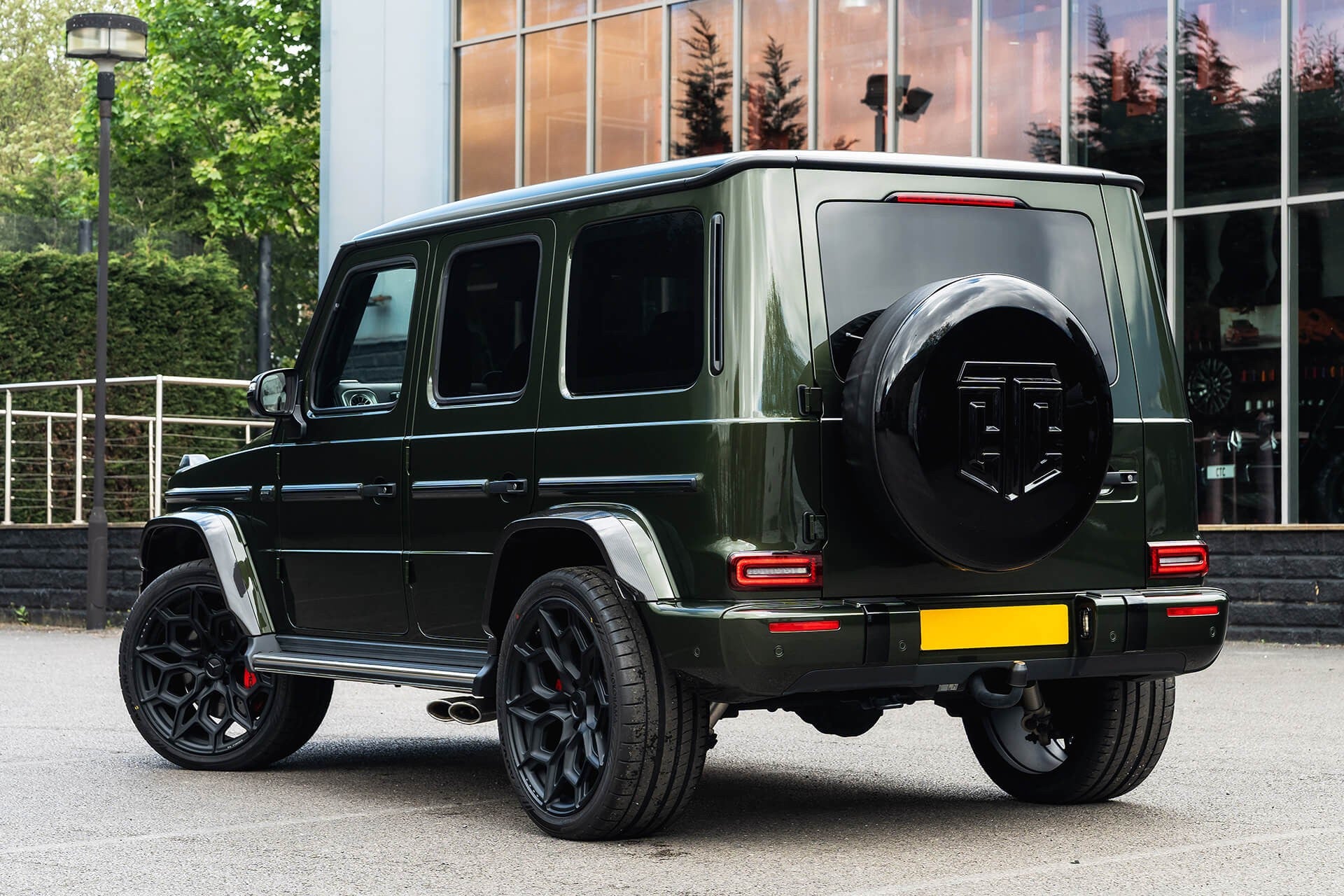 Mercedes-Benz G63 AMG V8 4.0 (AMG Night Package) Gallery Image