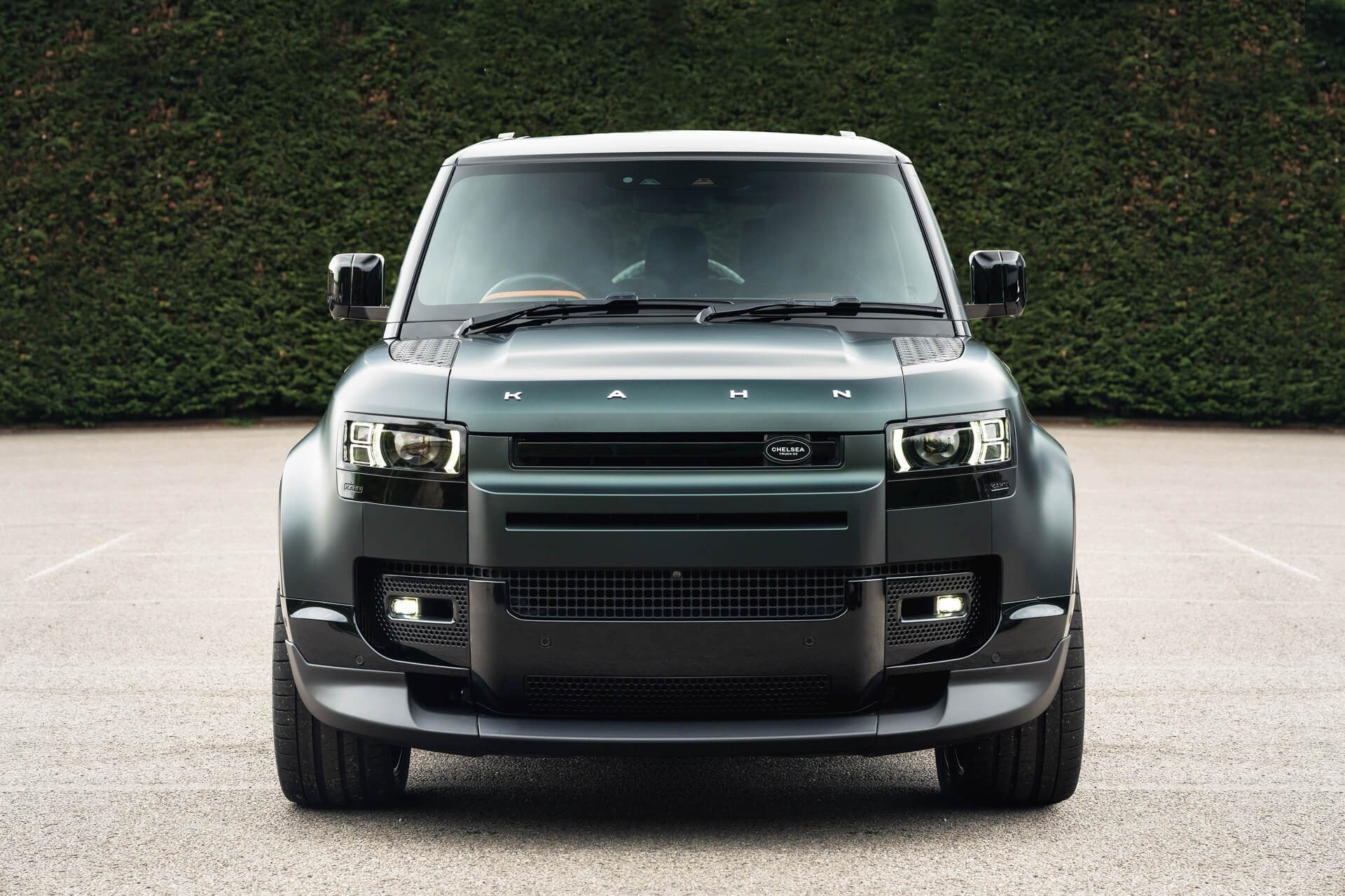 Land Rover Defender 130 P300 HSE (8 Seater) Gallery Image
