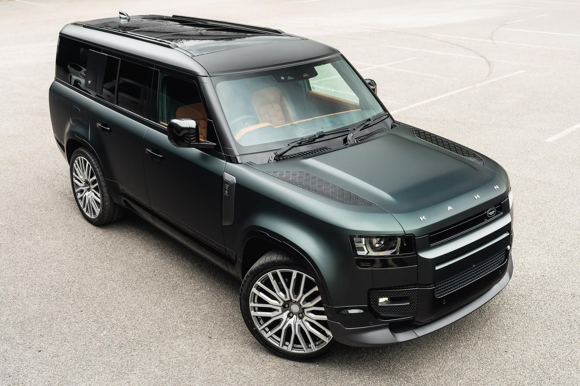 Land Rover Defender 130 P300 HSE (8 Seater) Gallery Image